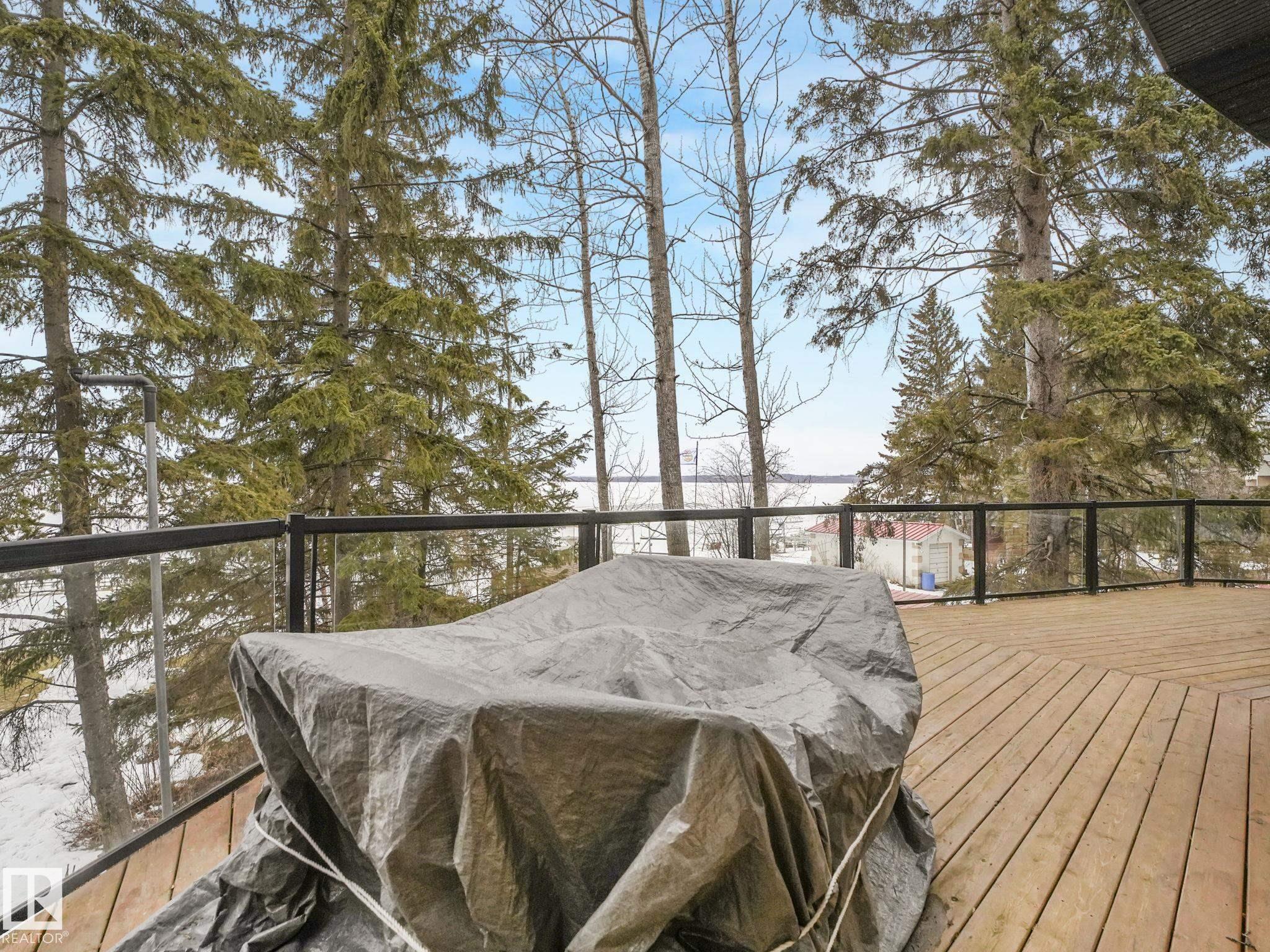 90 - 2001 Twp Road, Mitchell Beach, Rural Leduc County