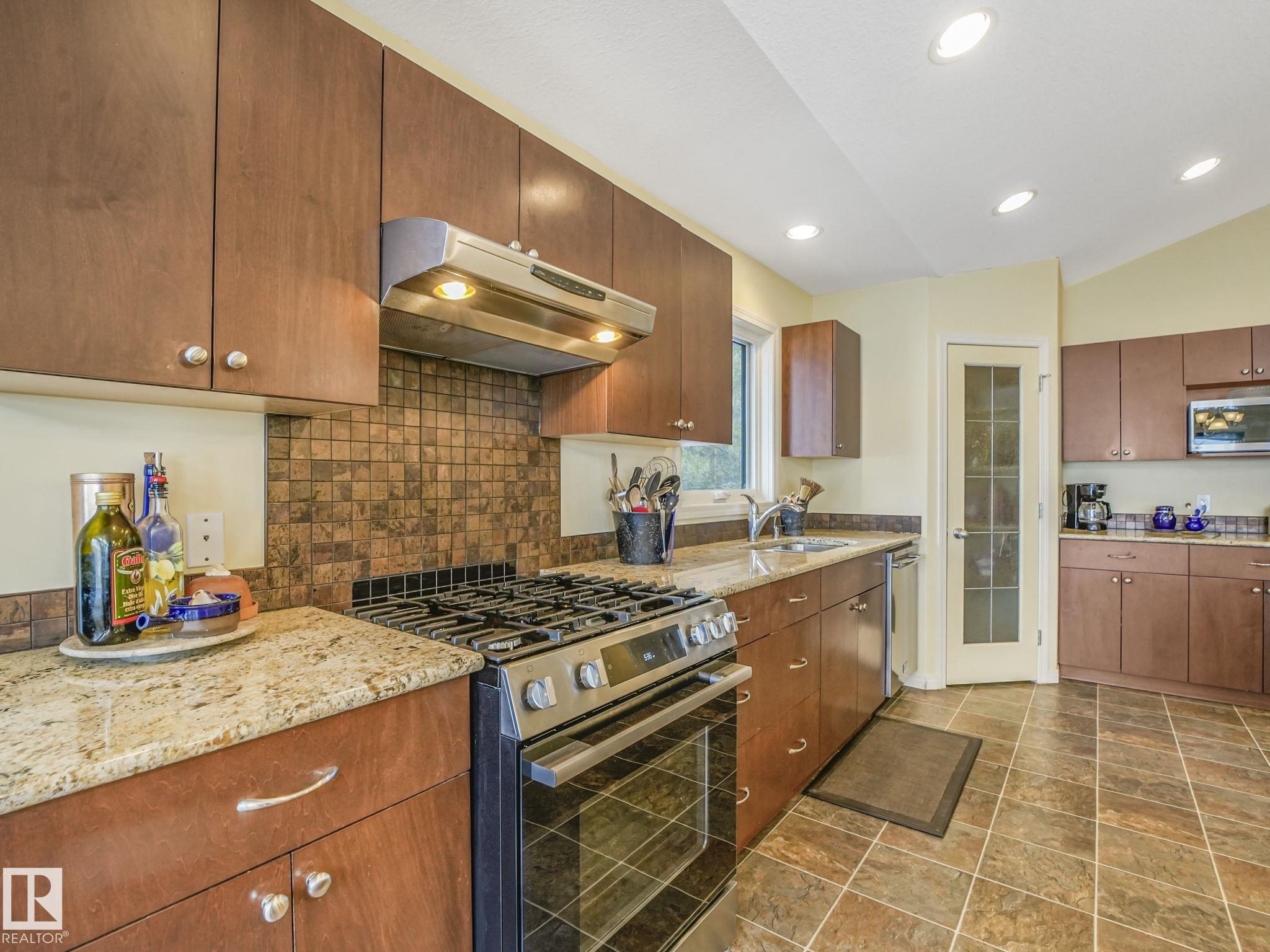 Photo 16 at 90 - 2001 Twp Road, Mitchell Beach, Rural Leduc County