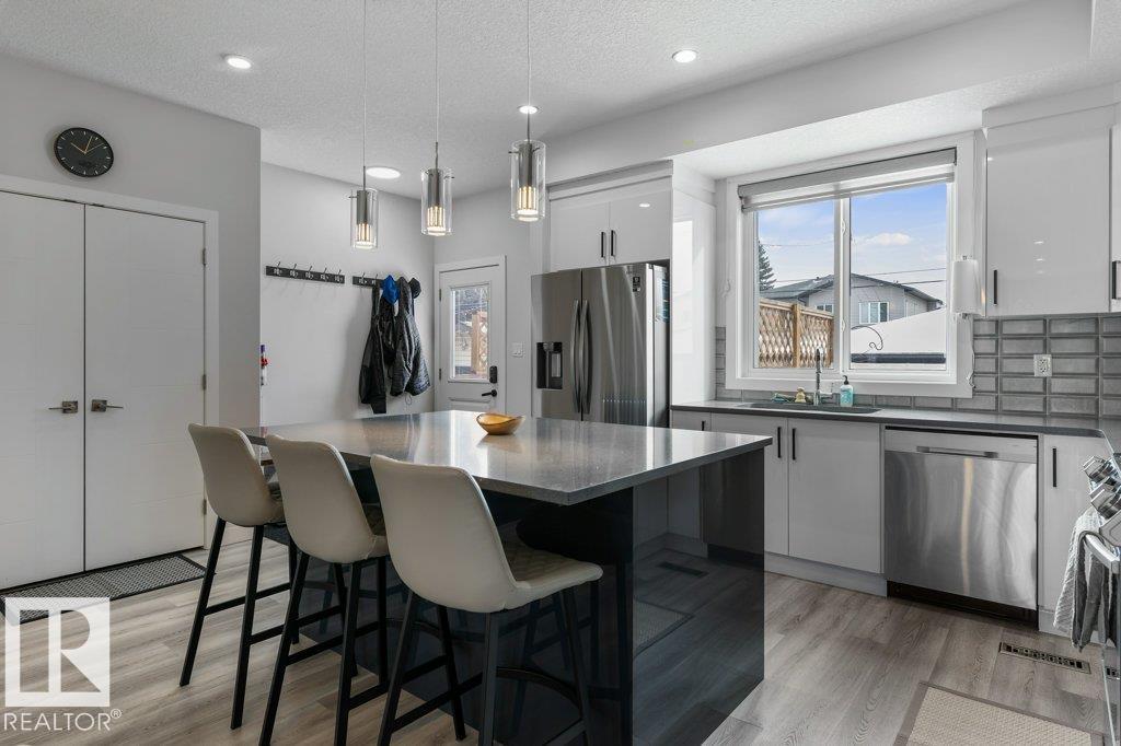 https://zimg.paragon.ice.com/ParagonImages/Property/PM/RAE/225394184/11/0/0/b510d23956fc3d8bafedf65f001fd388/1/5b17981131c1e5b2c7bf38a8976eeb57/225394184-97055a3a-ee1f-4653-9cea-eb31604acfe9.JPG