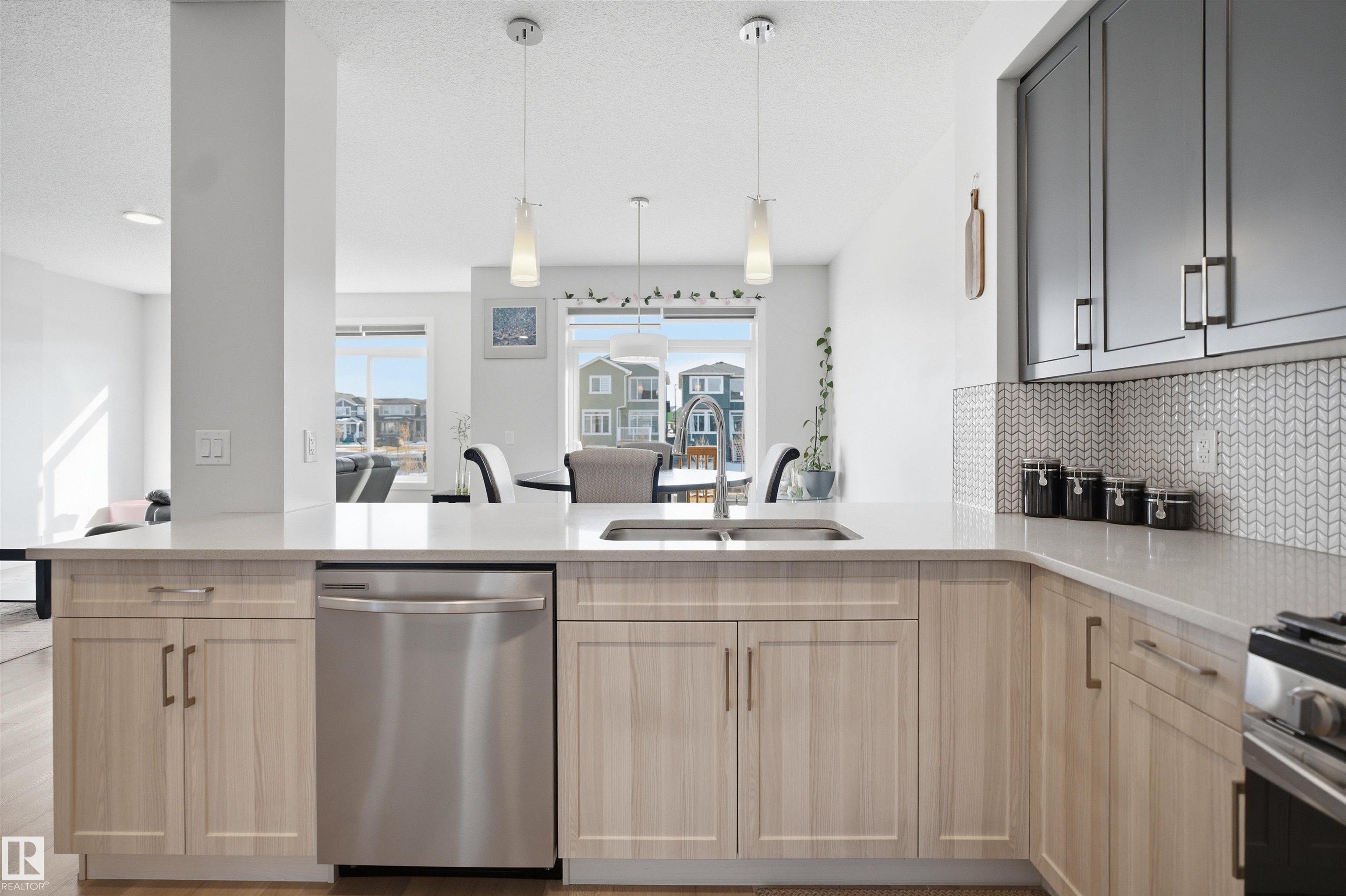 Photo 12 at 7017 54 Avenue, Elan, Beaumont