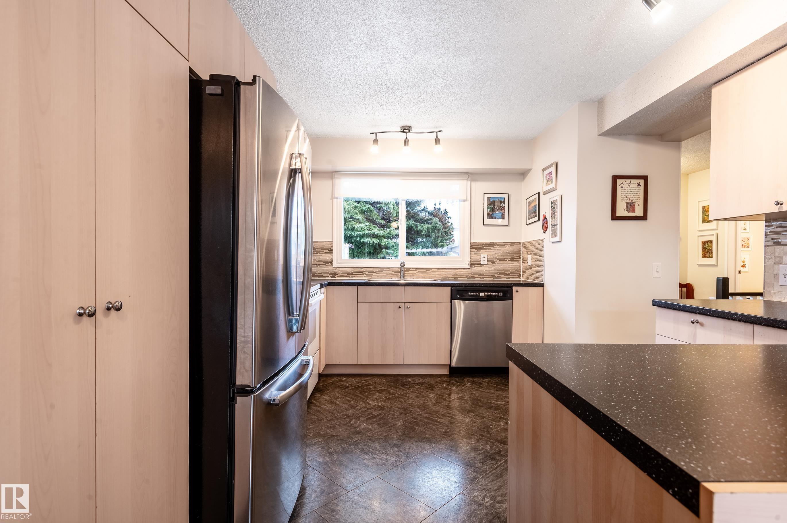 71 Forest Grove, Forest Lawn, St. Albert