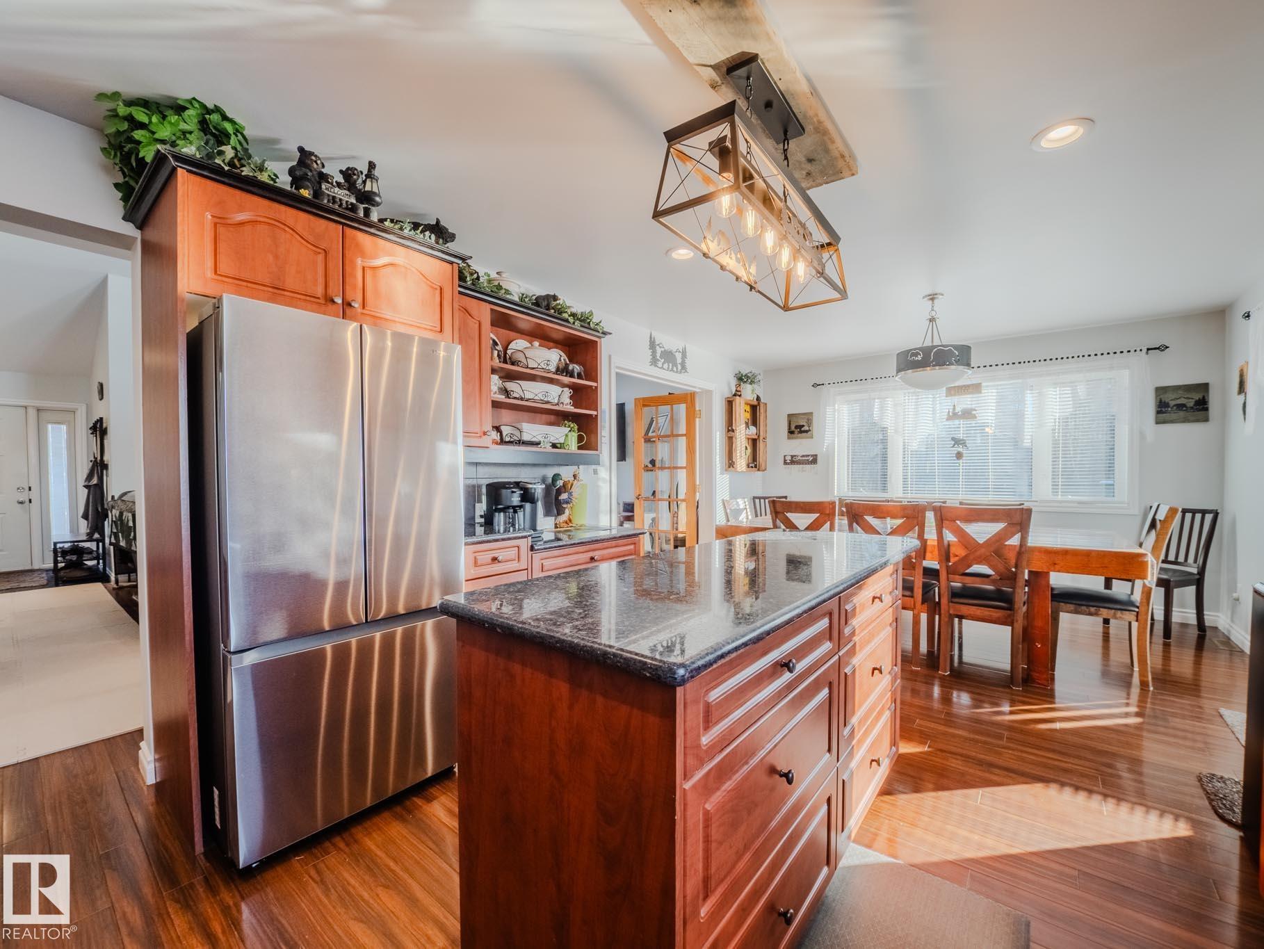 Photo 16 at 50 - 50150 Rge Rd 232, Twin Peaks Ranch Estates, Rural Leduc County