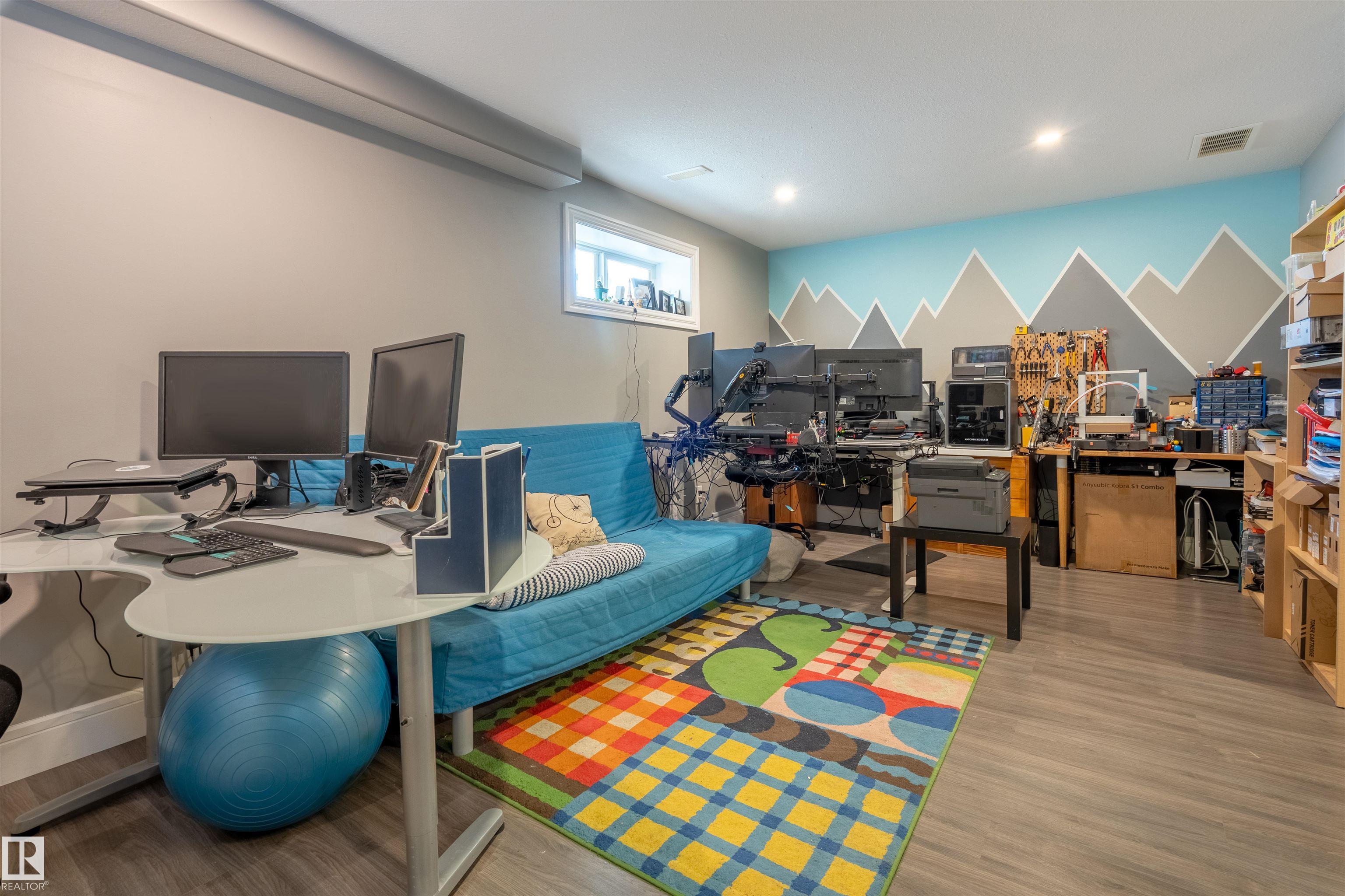 https://zimg.paragon.ice.com/ParagonImages/Property/PM/RAE/225394233/25/0/0/da30233ddbe2412d5b6cde8e00cb07bf/1/e85ef1a4c1f7dead4342c39b0c0de7d5/225394233-0ffde41d-6de8-42a8-9eb4-f088bedf02cd.JPG