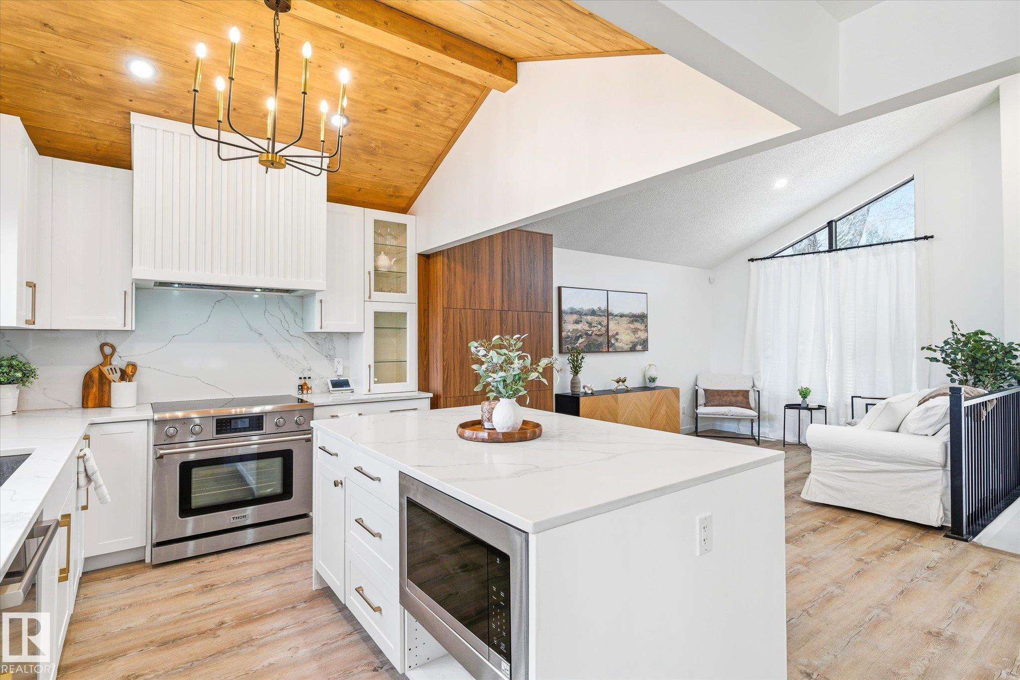 38 Woodcrest Avenue, Woodlands, St. Albert