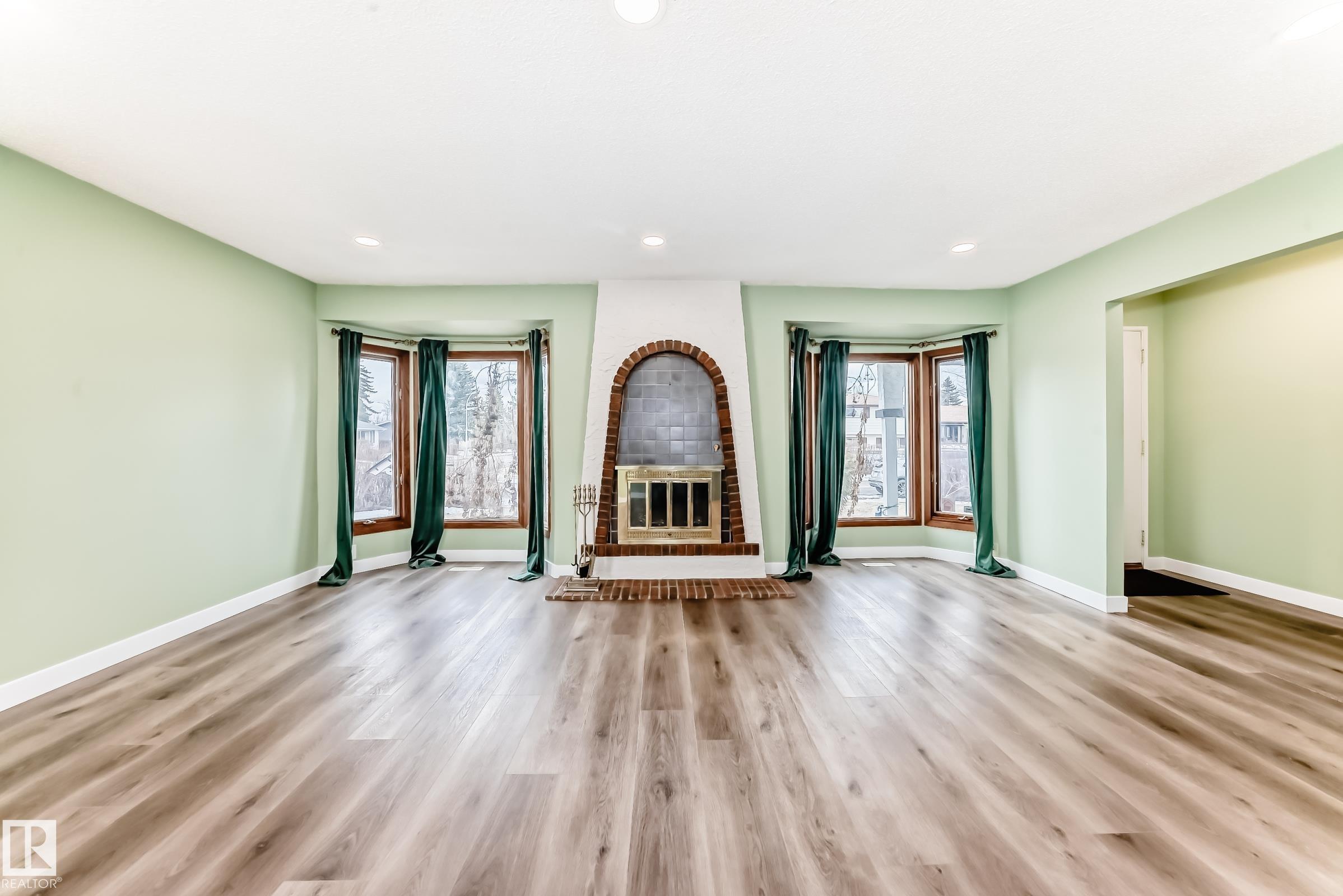https://zimg.paragon.ice.com/ParagonImages/Property/PM/RAE/225394331/11/0/0/775929abebcd3455f40a3f3669cbdc8f/1/f1f13630763dbb61db48d25153188f0a/225394331-3767070a-0c98-4074-bda2-9bfcbdee7454.JPG