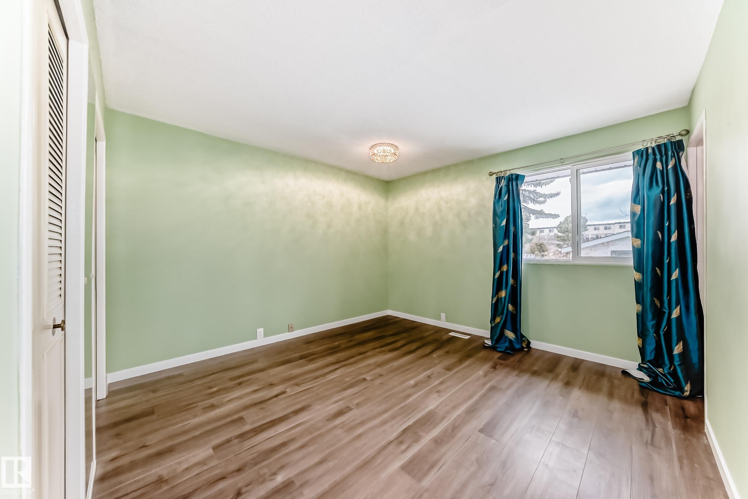 https://zimg.paragon.ice.com/ParagonImages/Property/PM/RAE/225394331/18/0/0/f8c12a09b35ee5b004516e45da619f11/1/f1f13630763dbb61db48d25153188f0a/225394331-a9477600-bf18-42a1-9d34-47d2ef505553.JPG