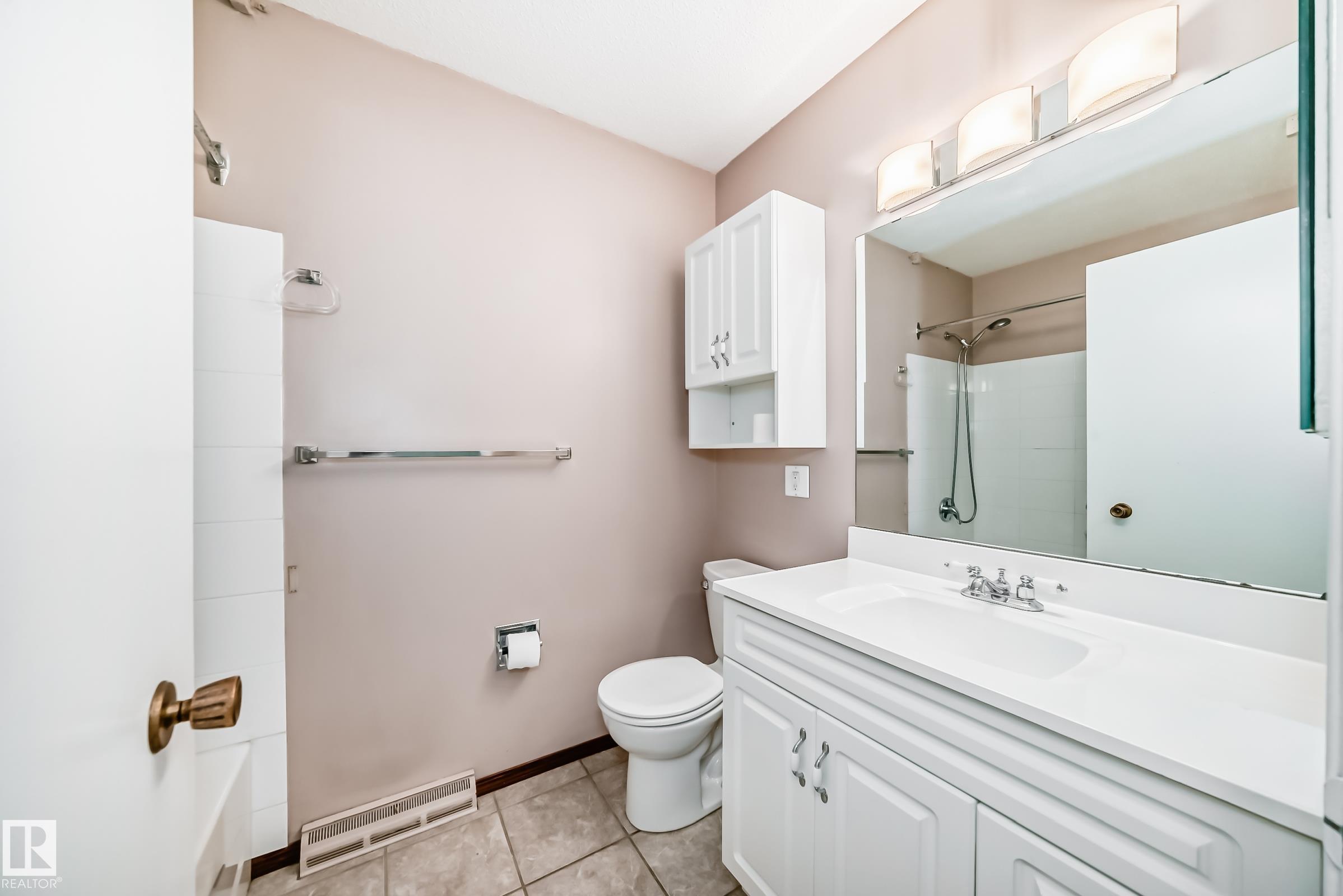 https://zimg.paragon.ice.com/ParagonImages/Property/PM/RAE/225394331/25/0/0/3e11619b6562d0432eb563da180be842/1/f1f13630763dbb61db48d25153188f0a/225394331-7bc7f5fd-9701-4a71-bab3-50f2bb62e3e8.JPG