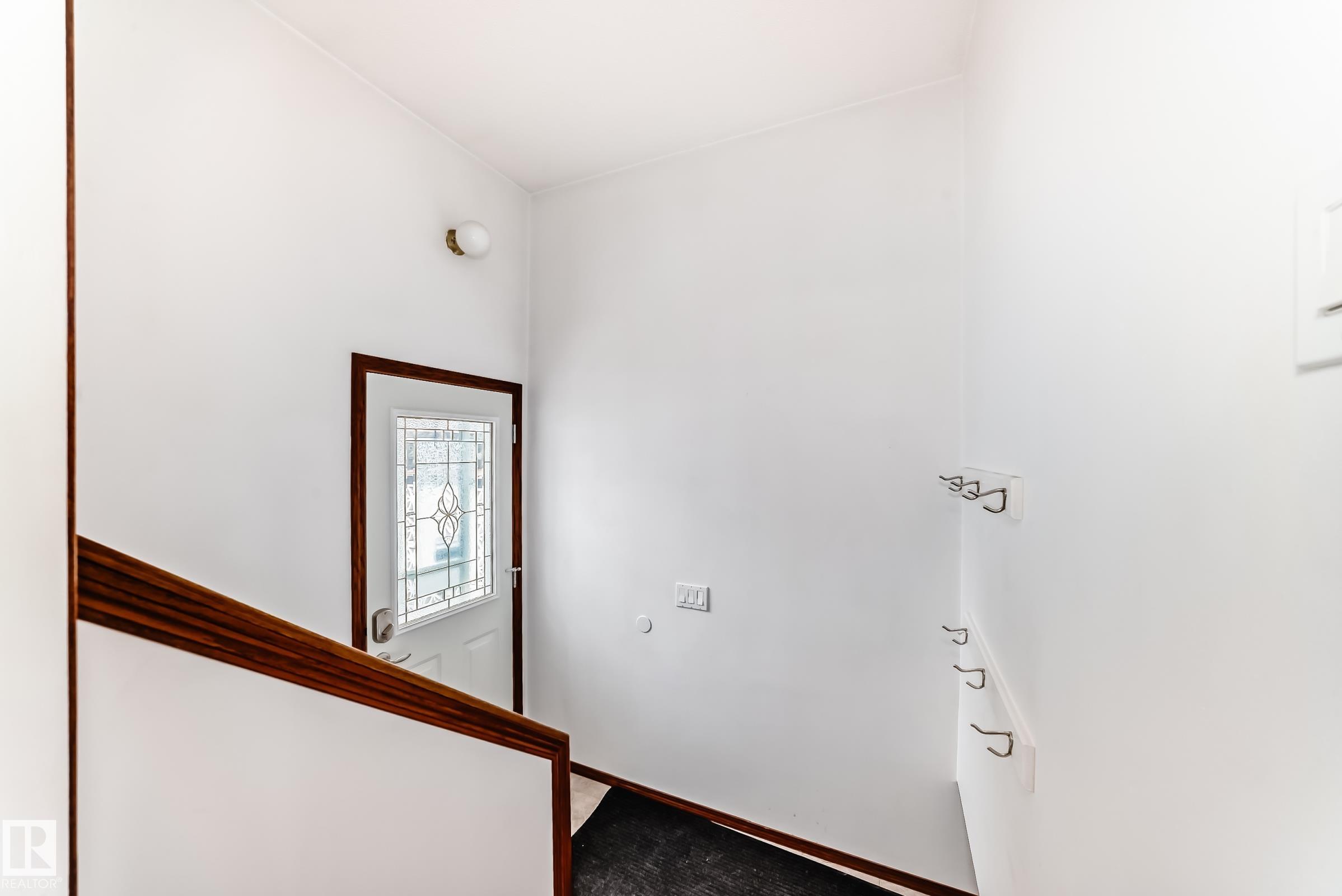 https://zimg.paragon.ice.com/ParagonImages/Property/PM/RAE/225394331/29/0/0/d751bfafde9a17eecad2deb94f5f1a32/1/f1f13630763dbb61db48d25153188f0a/225394331-abb60a18-6939-4653-b145-6cef00387f17.JPG