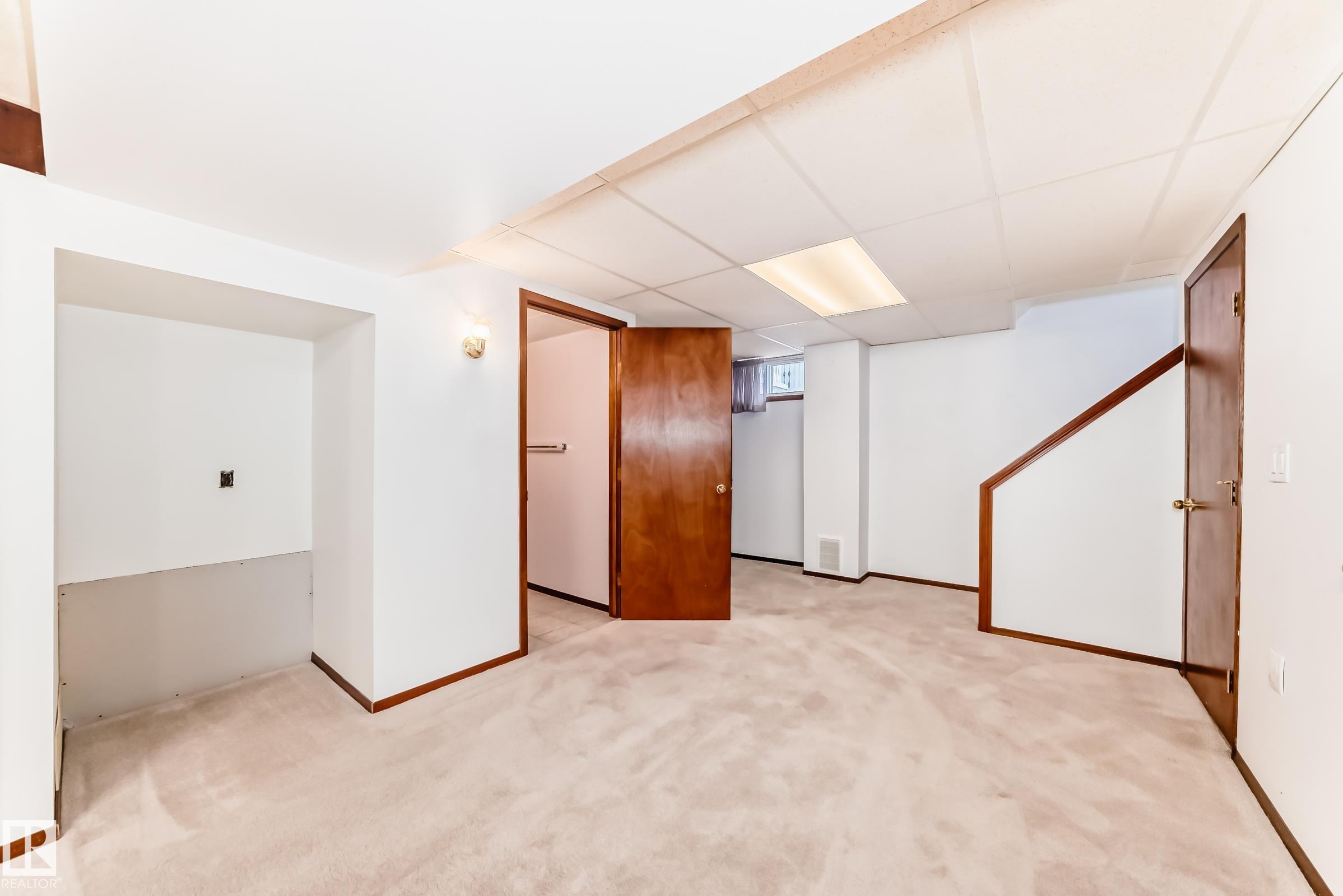 https://zimg.paragon.ice.com/ParagonImages/Property/PM/RAE/225394331/37/0/0/89002375e378f63ad52911af02a8bea0/1/f1f13630763dbb61db48d25153188f0a/225394331-2fc05267-9993-4f5d-8863-9aa4a0b4eeeb.JPG