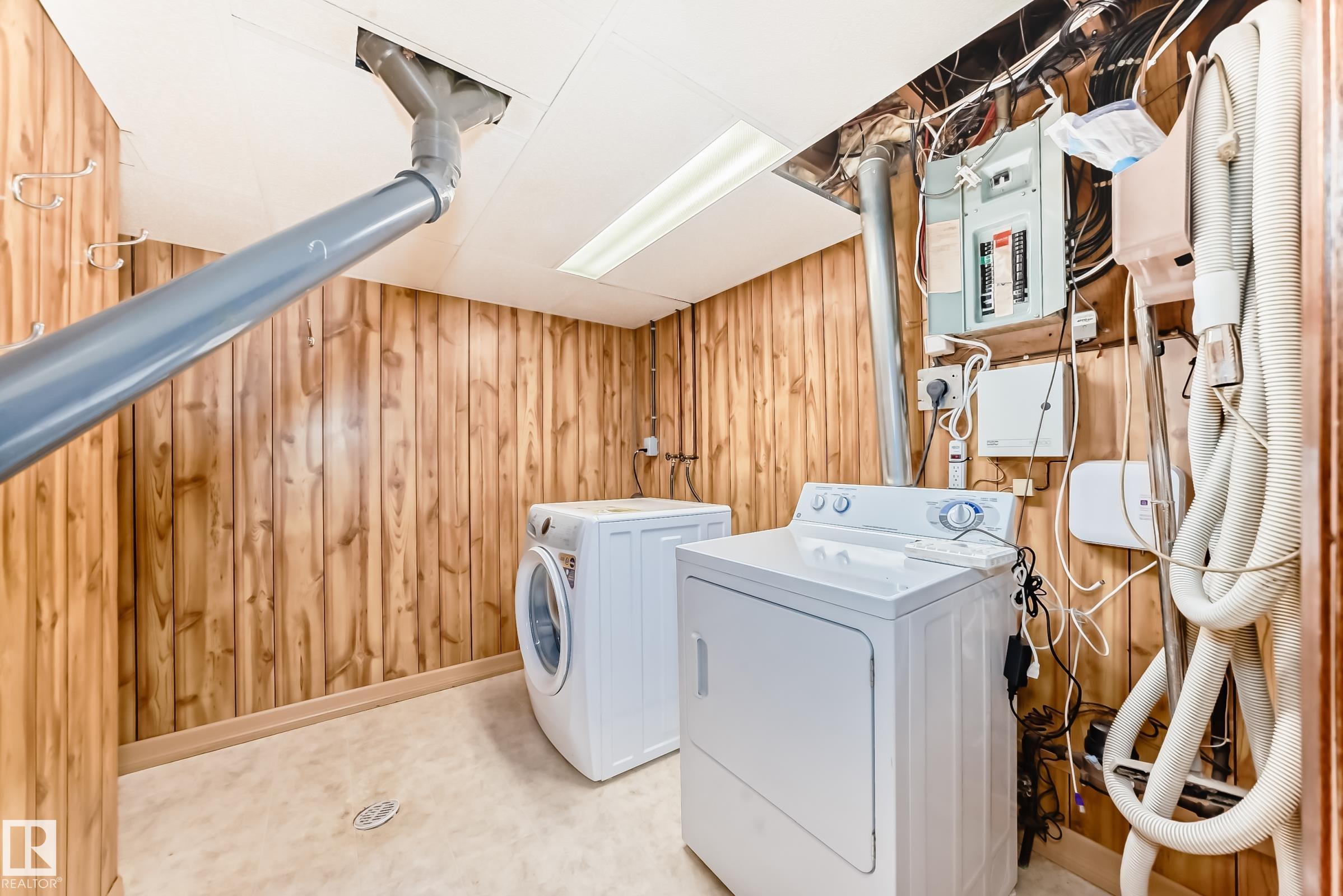 https://zimg.paragon.ice.com/ParagonImages/Property/PM/RAE/225394331/43/0/0/1b3da16a448d3d46e17cf0cda5bc7a95/1/f1f13630763dbb61db48d25153188f0a/225394331-babe0d24-a13a-46db-9145-412914ce86ad.JPG