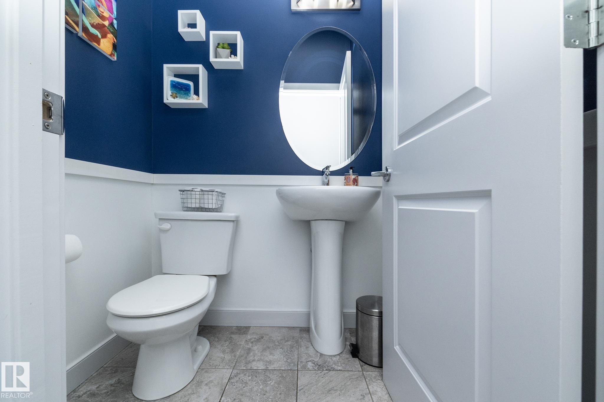 Photo 15 at 2088 Graydon Hill Crescent SW, Graydon Hill, Edmonton