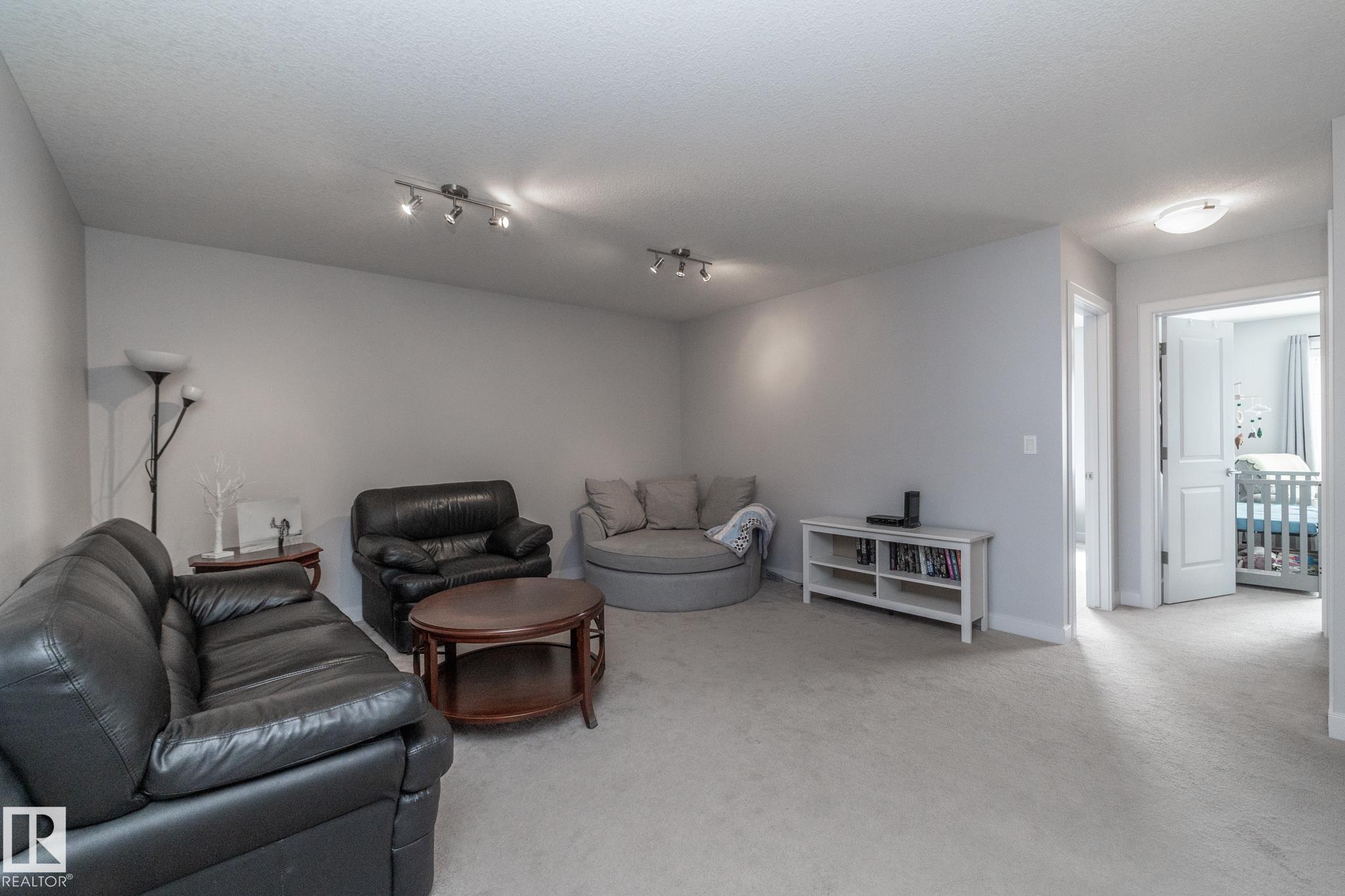 Photo 21 at 2088 Graydon Hill Crescent SW, Graydon Hill, Edmonton