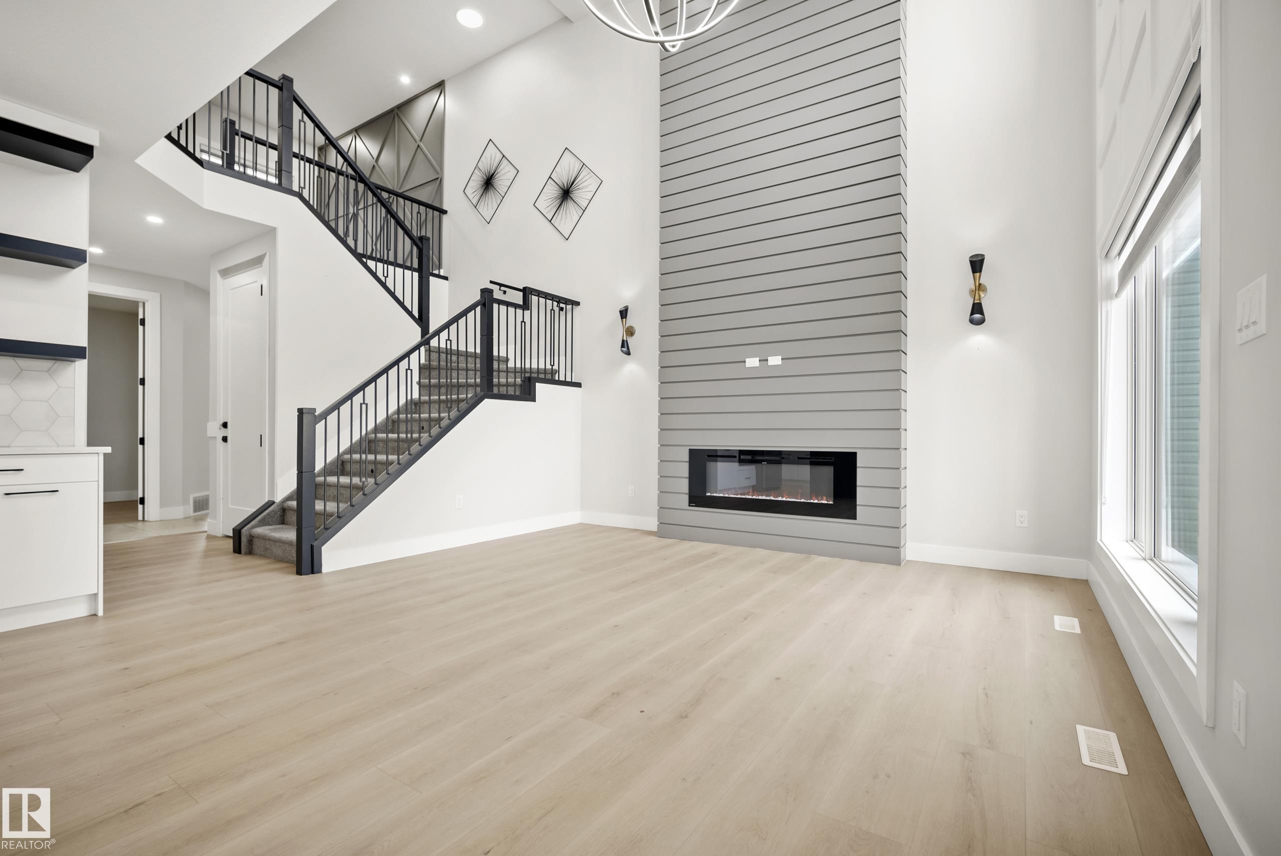 Photo 11 at 15031 10 Street NW, Fraser, Edmonton