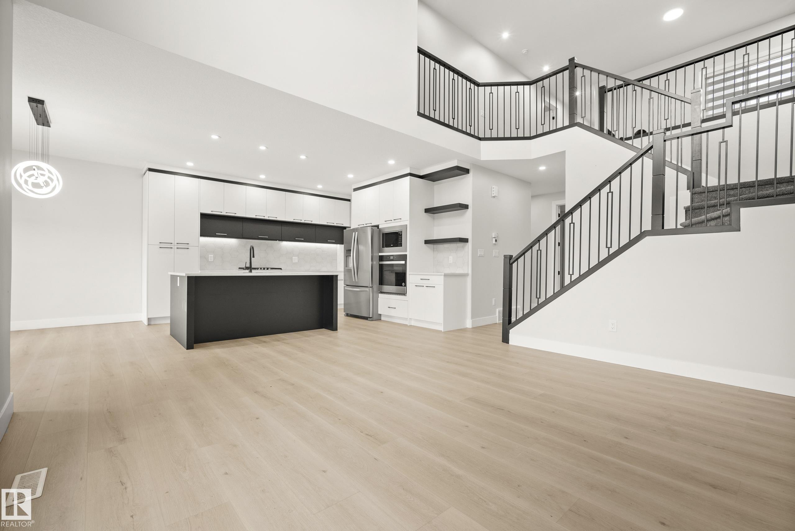 Photo 13 at 15031 10 Street NW, Fraser, Edmonton