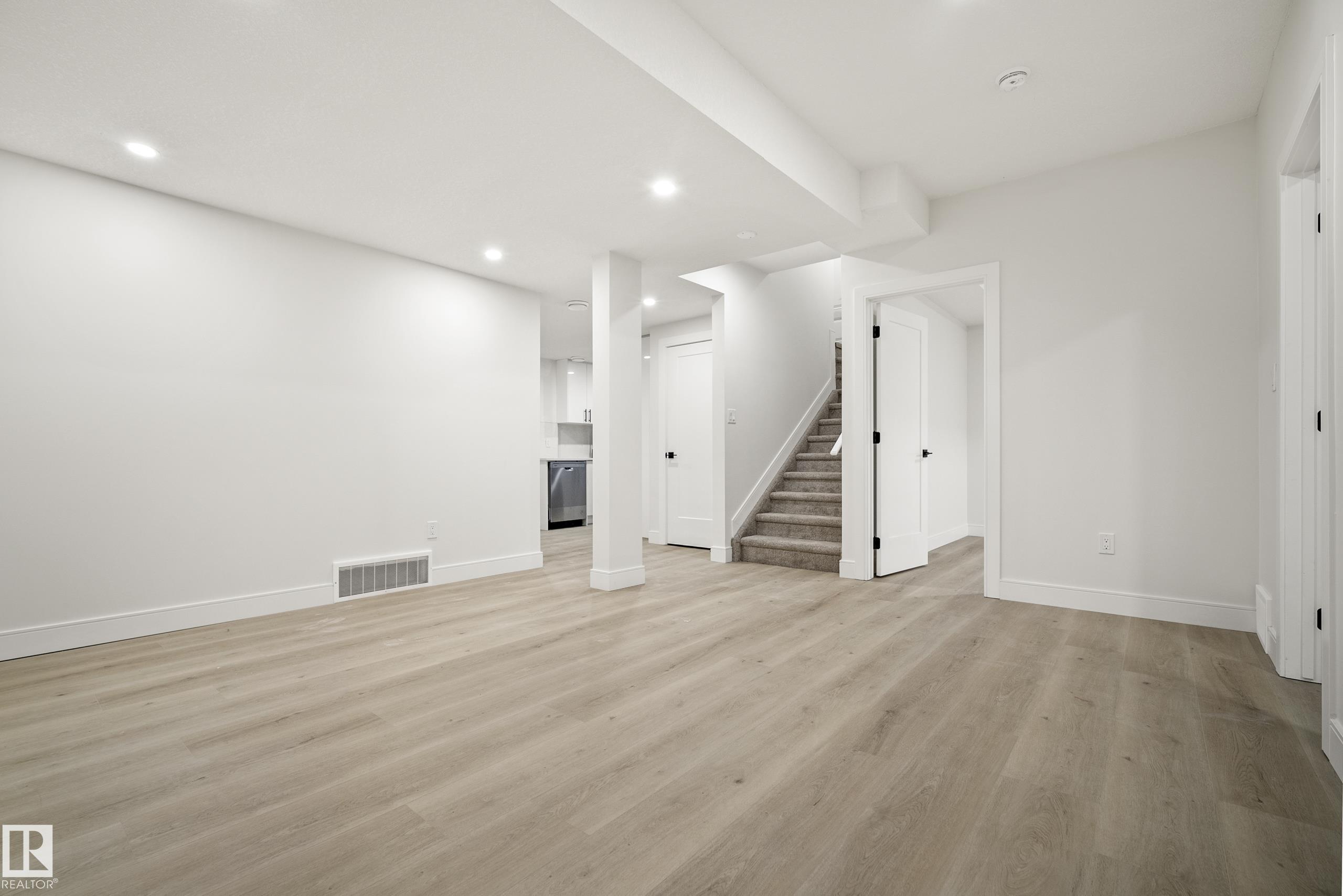 Photo 46 at 15031 10 Street NW, Fraser, Edmonton