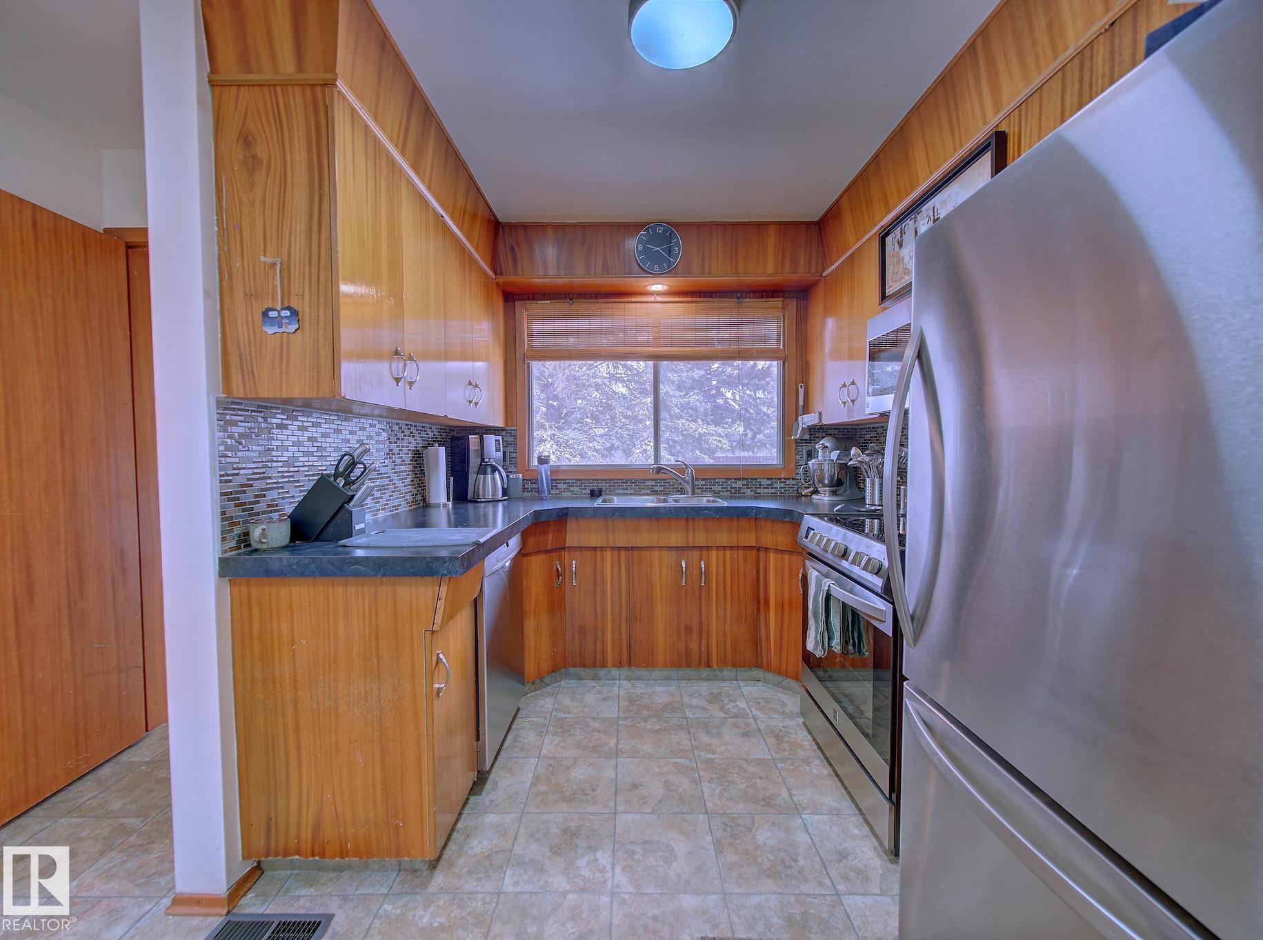 Photo 14 at 9611 90 Avenue, Sherridon Extension, Fort Saskatchewan