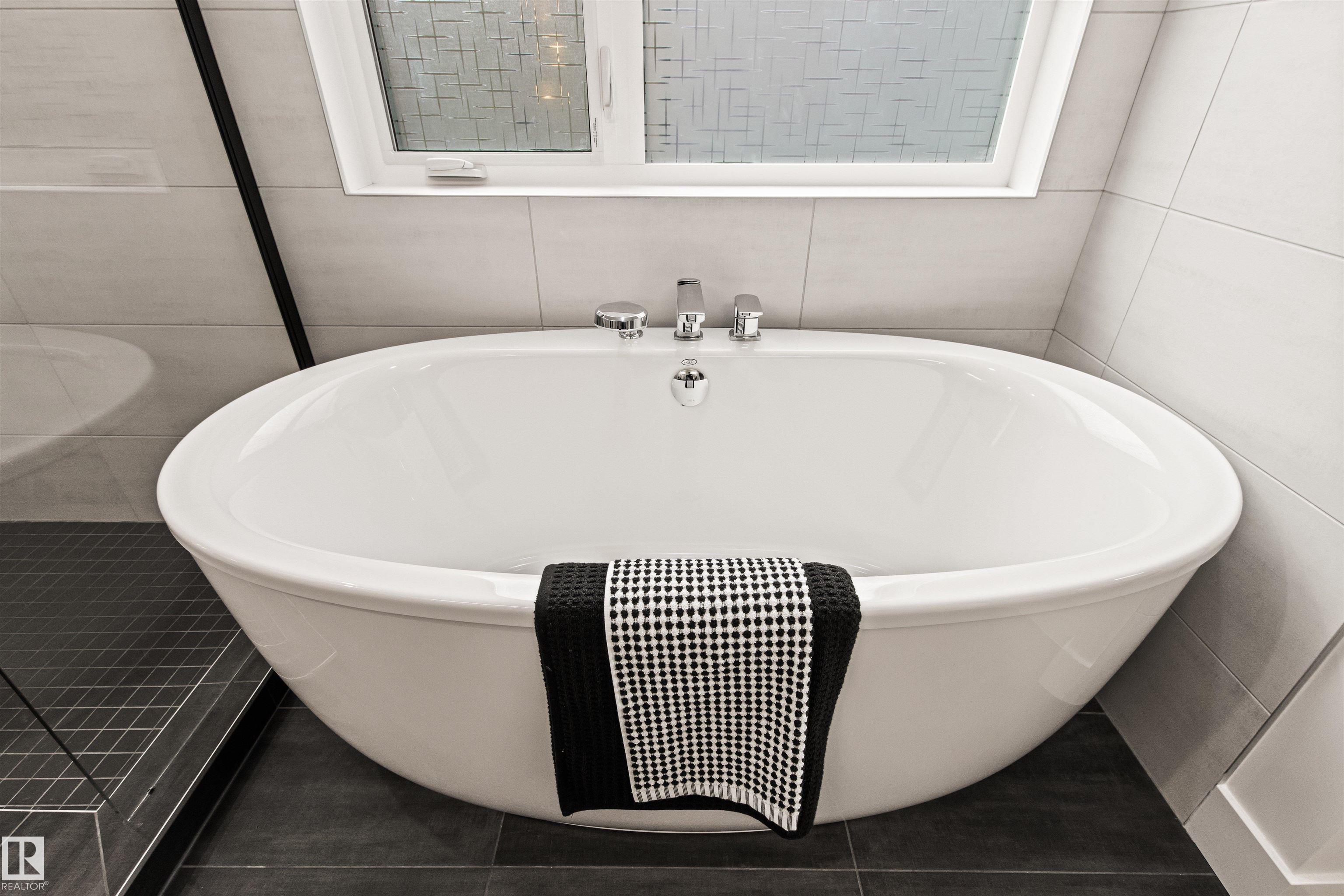 Photo 39 at 8944 145 Street NW, Parkview, Edmonton