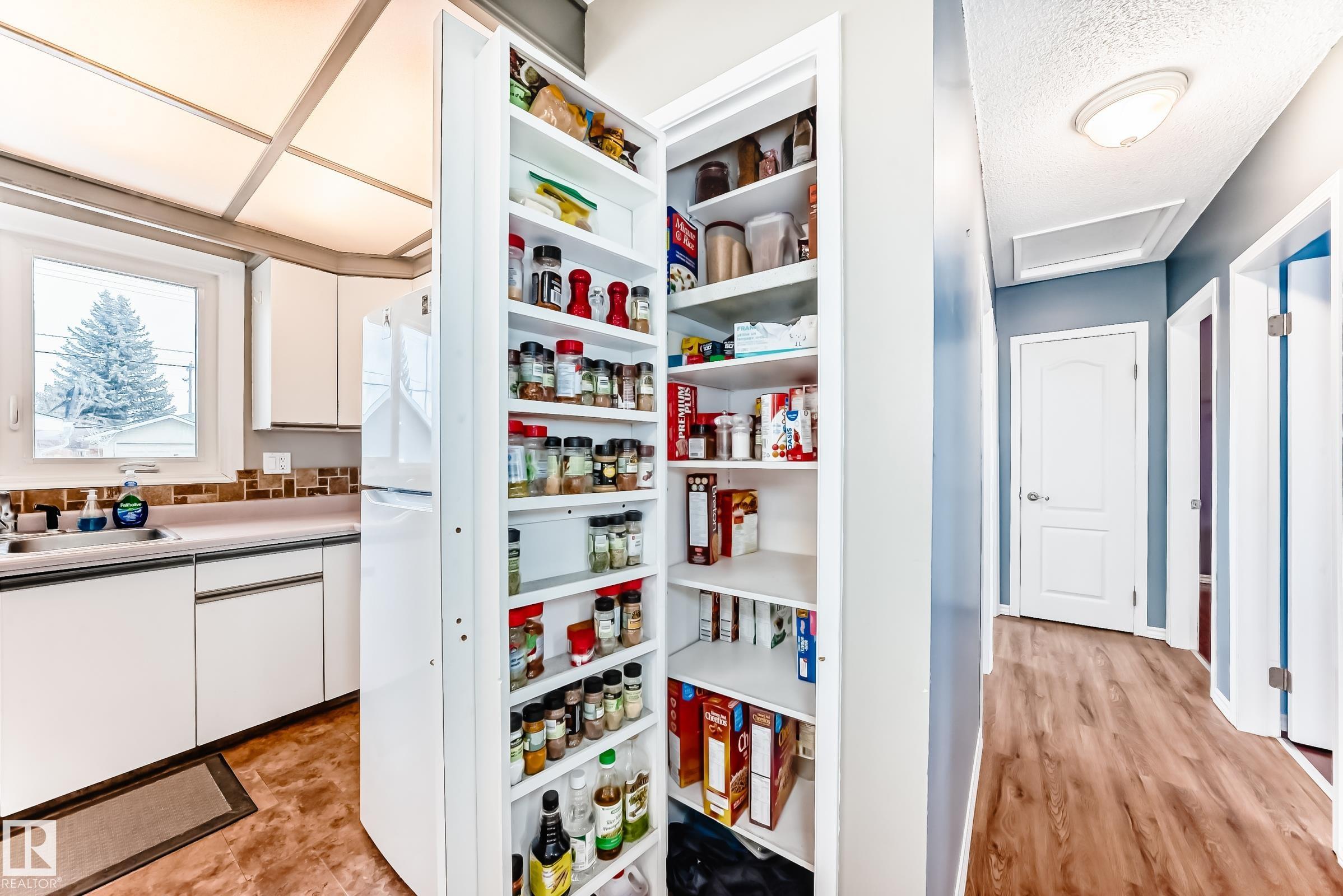 Photo 16 at 7512 136 Avenue NW, Delwood, Edmonton