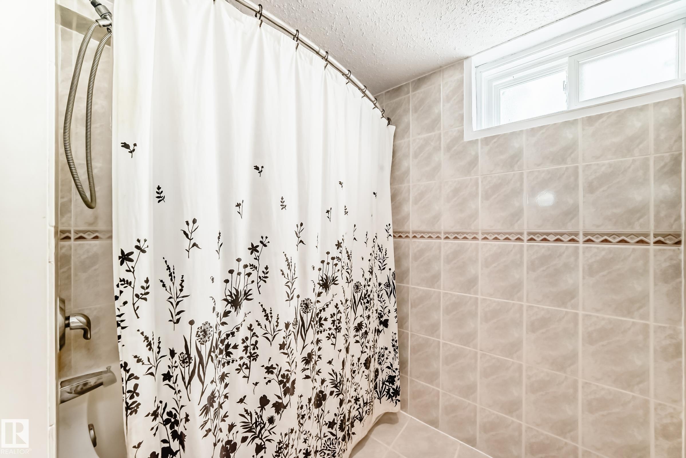 Photo 39 at 7512 136 Avenue NW, Delwood, Edmonton