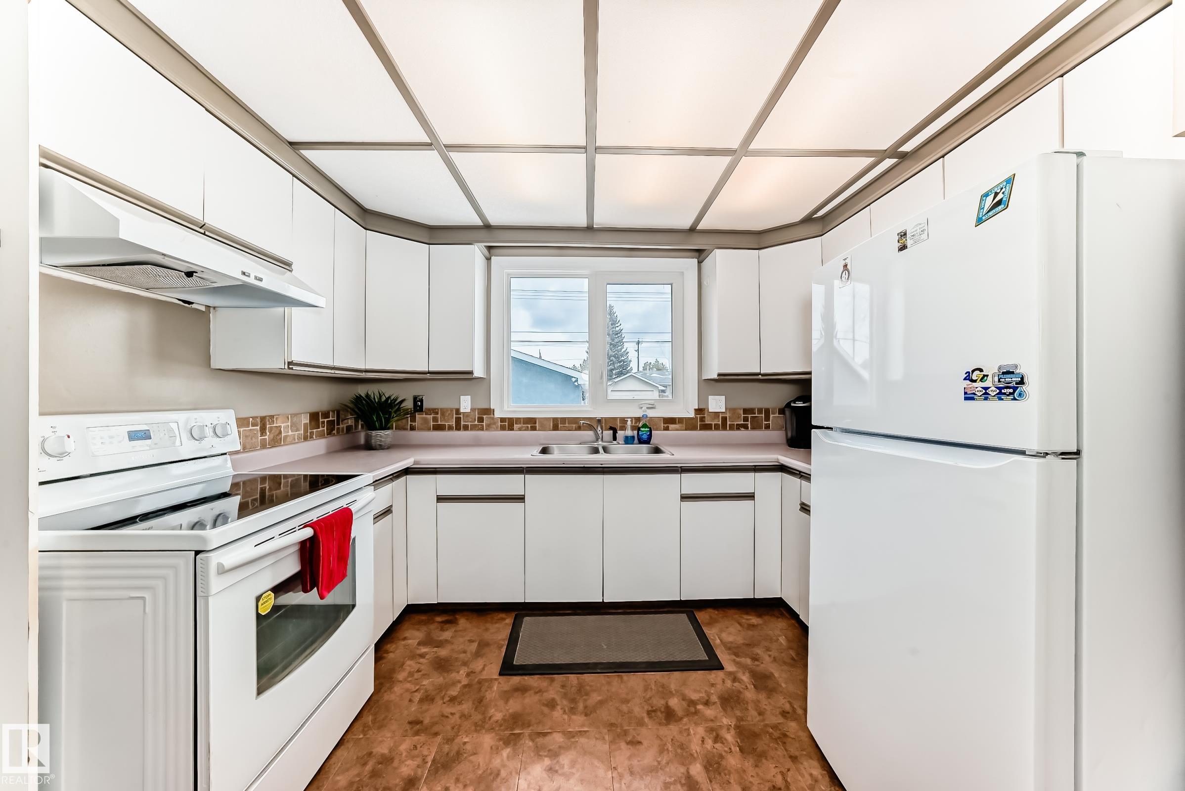 7512 136 Avenue NW, Delwood, Edmonton