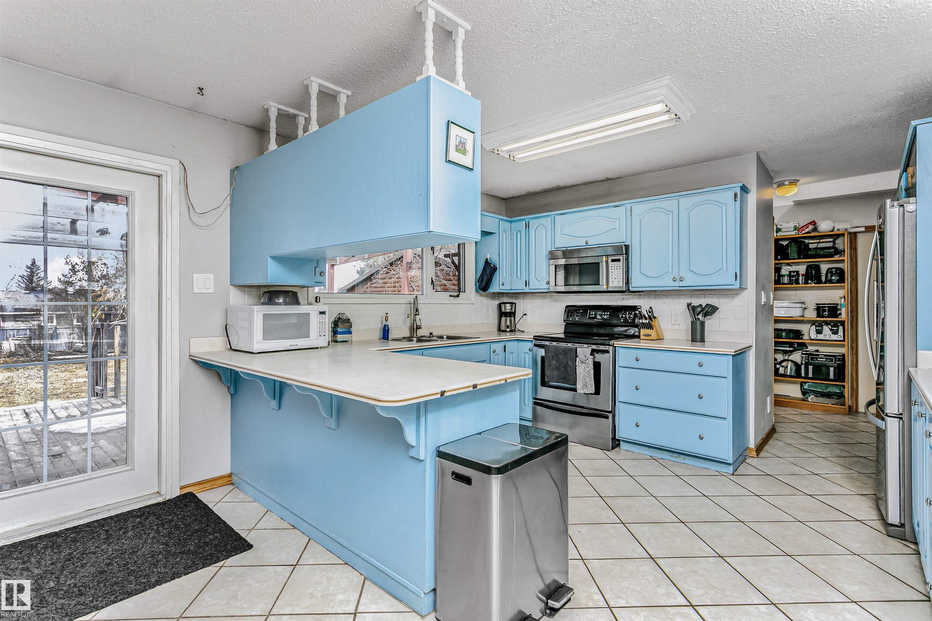 Photo 13 at 3 Gosset Place, Broxton Park, Spruce Grove