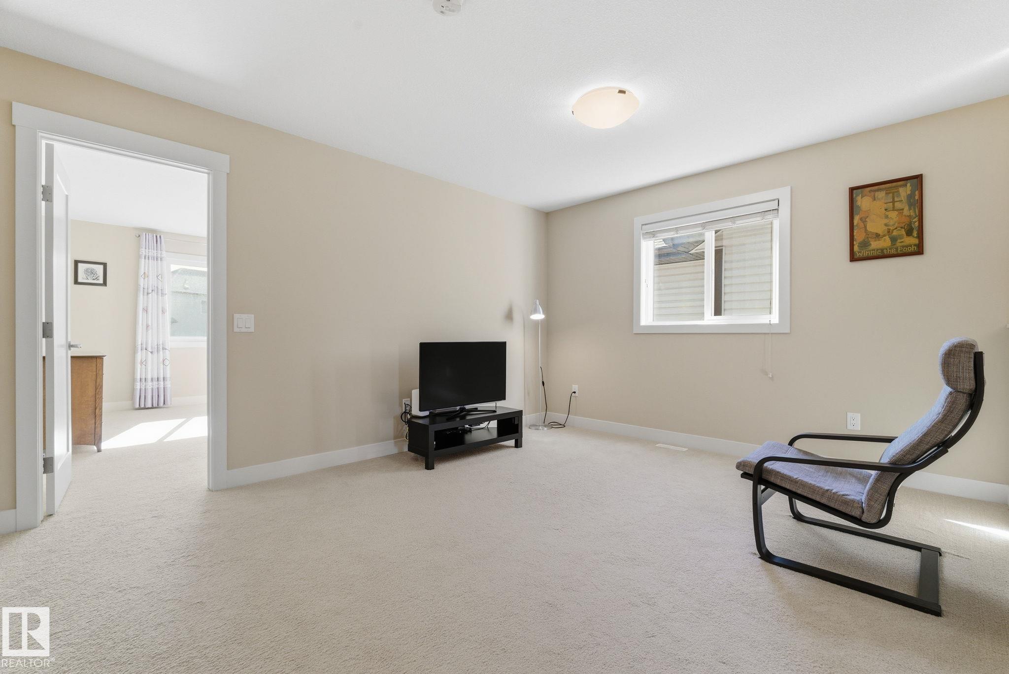 https://zimg.paragon.ice.com/ParagonImages/Property/PM/RAE/225394487/15/0/0/88ec70e7d1bc281b996f31df37bcc457/1/c58adef137d9dd2cfca4b85be897d3a5/225394487-836511c7-04f7-47e3-a97d-39e47bd4749c.JPG
