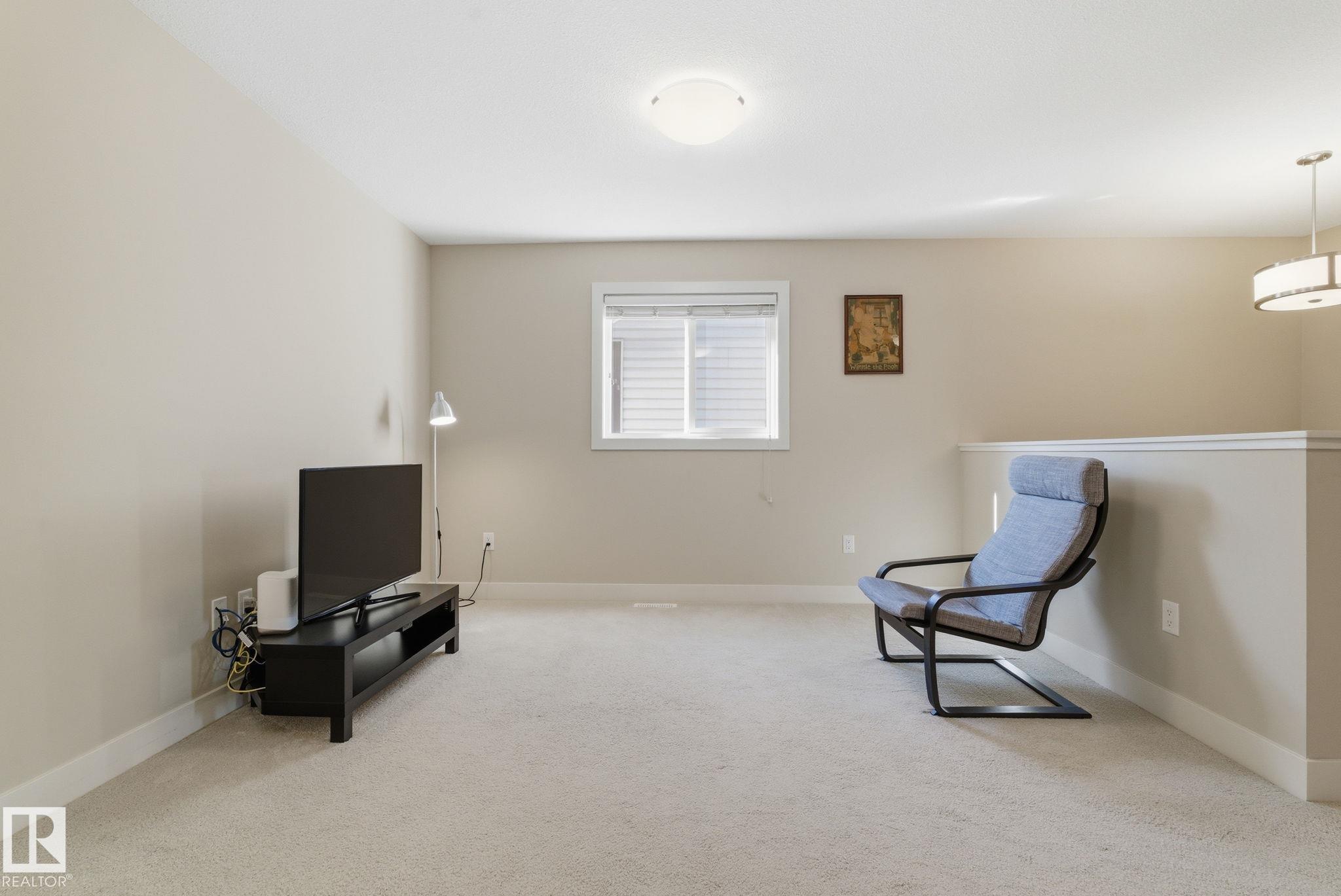 https://zimg.paragon.ice.com/ParagonImages/Property/PM/RAE/225394487/16/0/0/174da0180865f506e2ab4a72fab10397/1/c58adef137d9dd2cfca4b85be897d3a5/225394487-f5edcf73-803b-4940-ac11-40f328ef671d.JPG