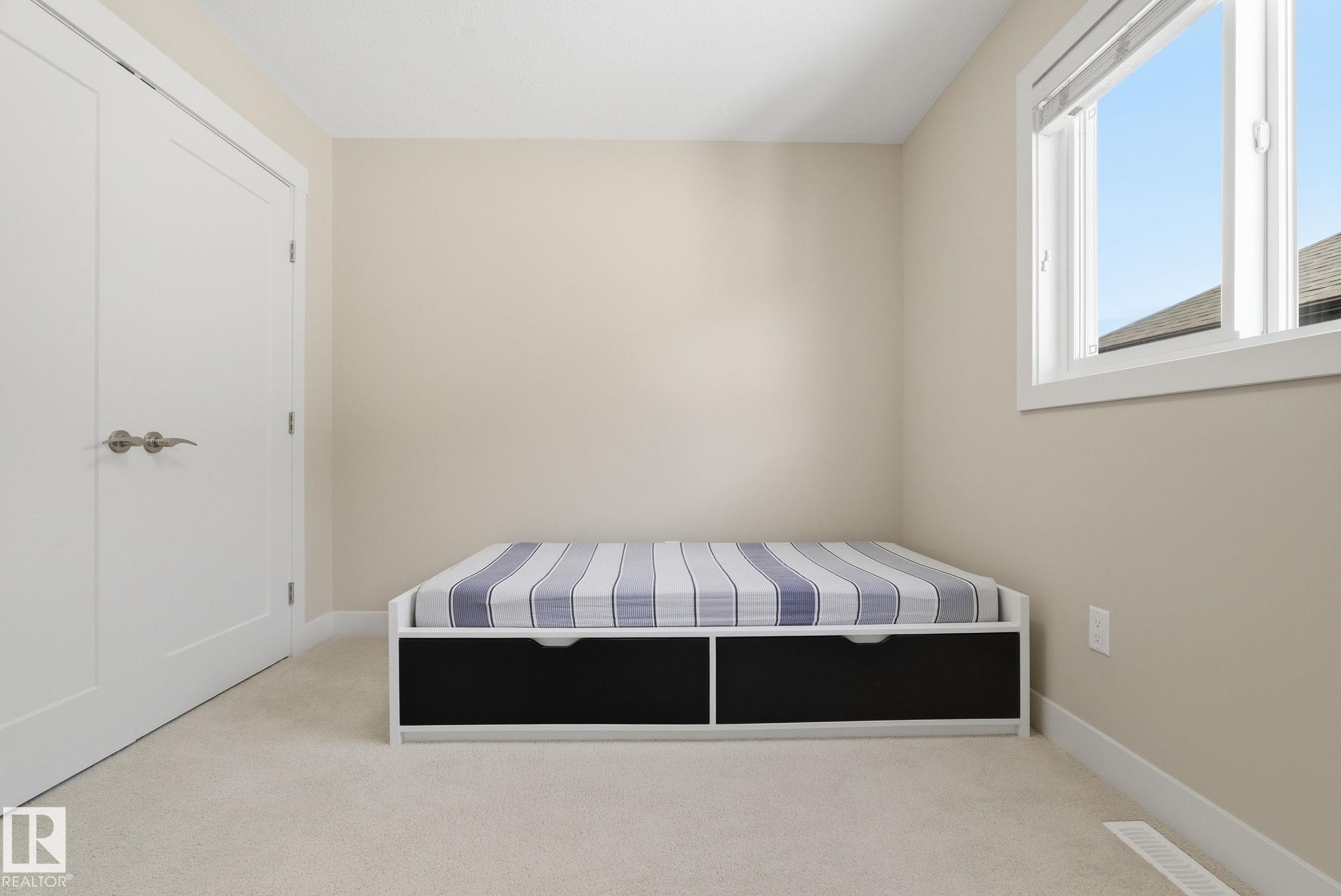 https://zimg.paragon.ice.com/ParagonImages/Property/PM/RAE/225394487/31/0/0/34d56d6ae4433d2f2d25813d1c521a8f/1/c58adef137d9dd2cfca4b85be897d3a5/225394487-9e5d4f47-61cd-4a34-93de-f8182e77b8a9.JPG