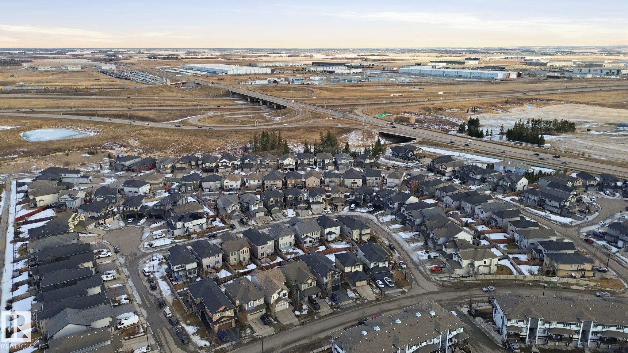 https://zimg.paragon.ice.com/ParagonImages/Property/PM/RAE/225394487/58/0/0/5317755e389c7512d8bfd0f7f351d9ab/1/c58adef137d9dd2cfca4b85be897d3a5/225394487-a472845e-7179-4433-a405-a1c7559a62a7.JPG
