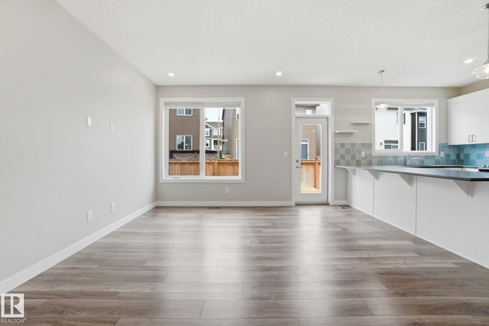 https://zimg.paragon.ice.com/ParagonImages/Property/PM/RAE/225394491/7/0/0/9684fd02bc596b1784842f8ab459643a/1/341e81c579425440eb4c58370b84d99c/225394491-dcf32a23-41af-4efc-b5b5-0220a4f2974a.JPG