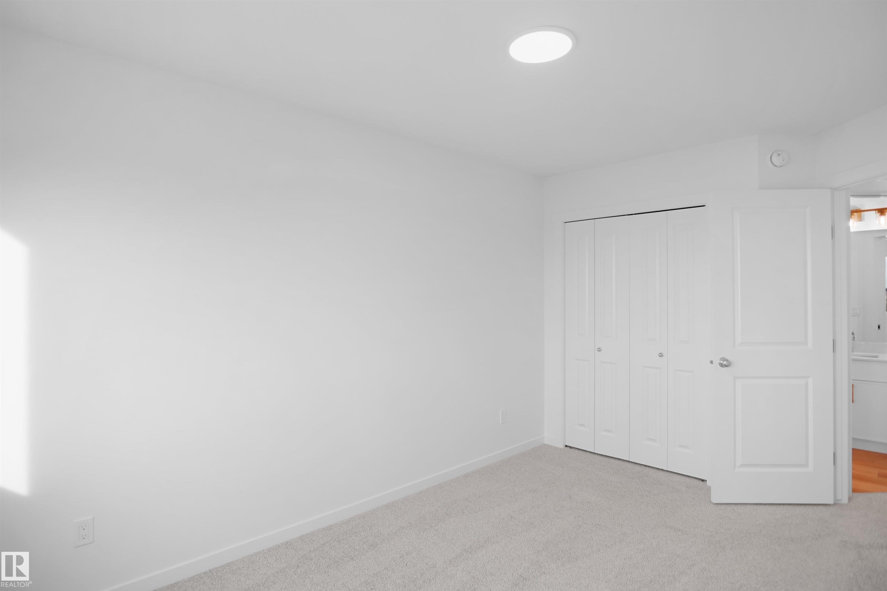 https://zimg.paragon.ice.com/ParagonImages/Property/PM/RAE/225394514/26/0/0/c5e414e87c81273d4d52486bb90412f4/1/29c4c7d56153503e49b64087694b79f9/225394514-4a665f03-5e8d-4991-a612-fb8e5b65082a.JPG