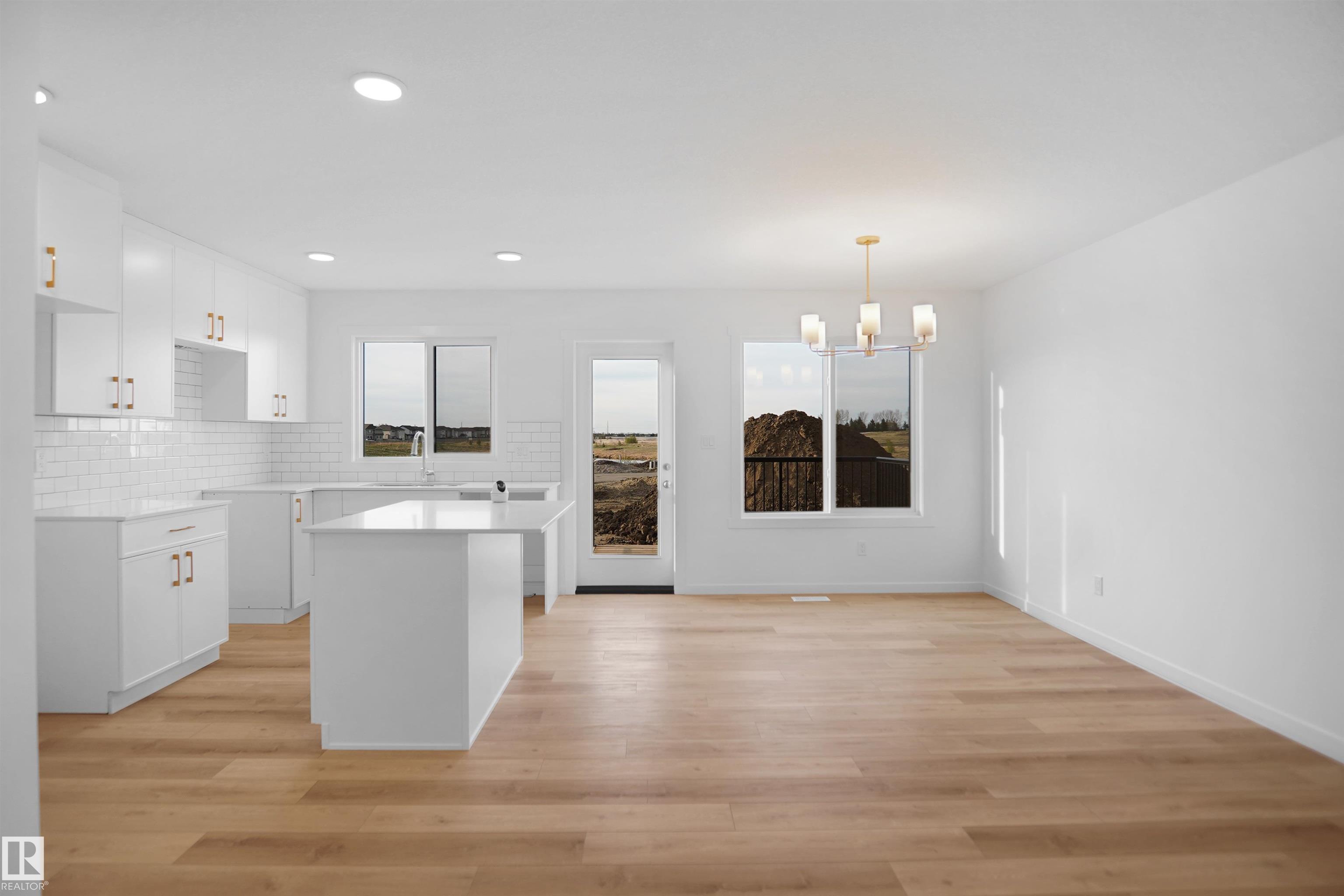 https://zimg.paragon.ice.com/ParagonImages/Property/PM/RAE/225394514/8/0/0/2a437f1d8f1b3cf6ed53c390d5388f72/1/29c4c7d56153503e49b64087694b79f9/225394514-1417913c-2804-44d9-ab41-ea3d2d18d290.JPG
