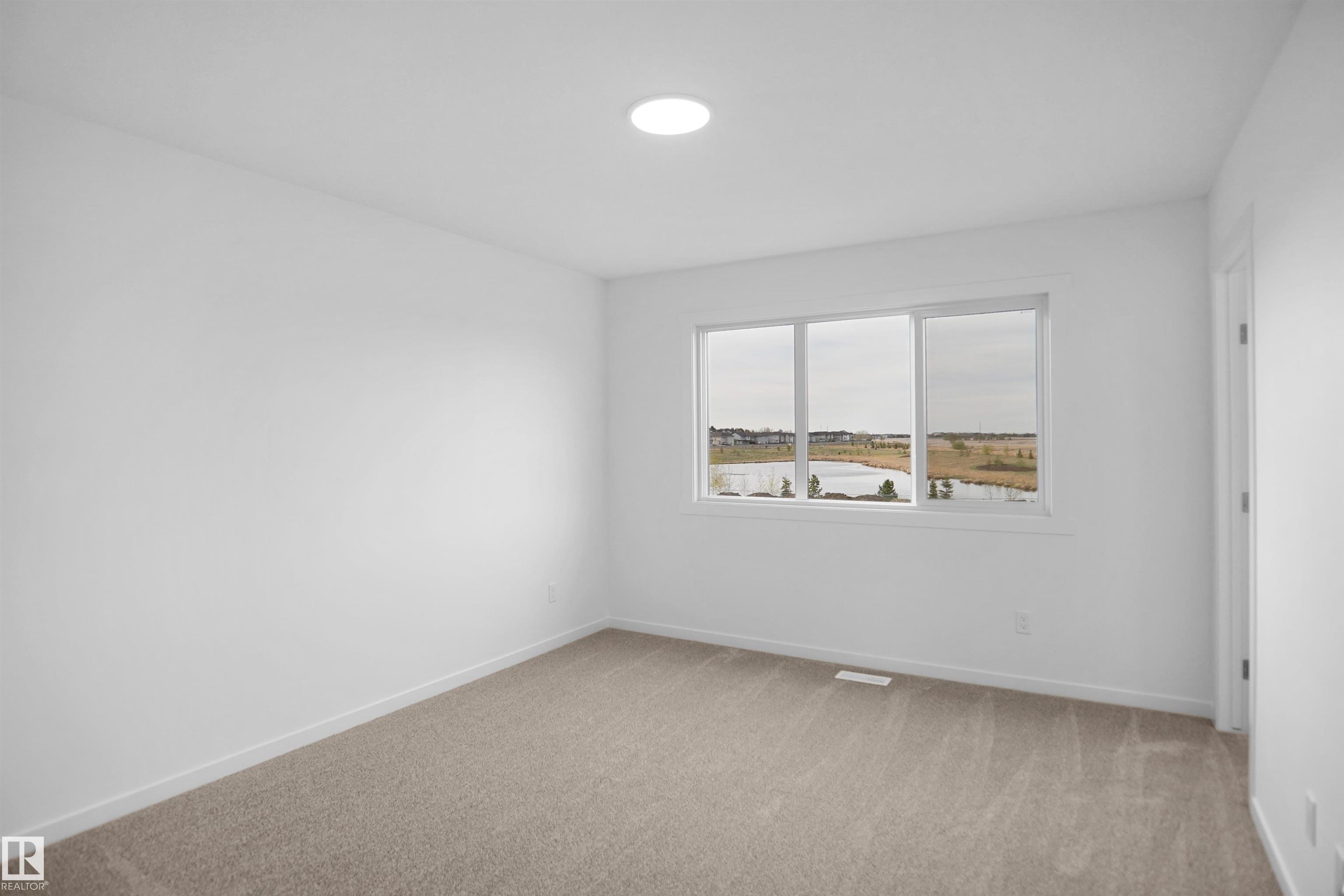 https://zimg.paragon.ice.com/ParagonImages/Property/PM/RAE/225394516/17/0/0/24cb01e49e6a950e6ffd1a48b7bbf49f/1/b390bb98e188c9934e3d37b94e9bb89d/225394516-a5e79709-b602-4668-84a2-850f262d16dd.JPG