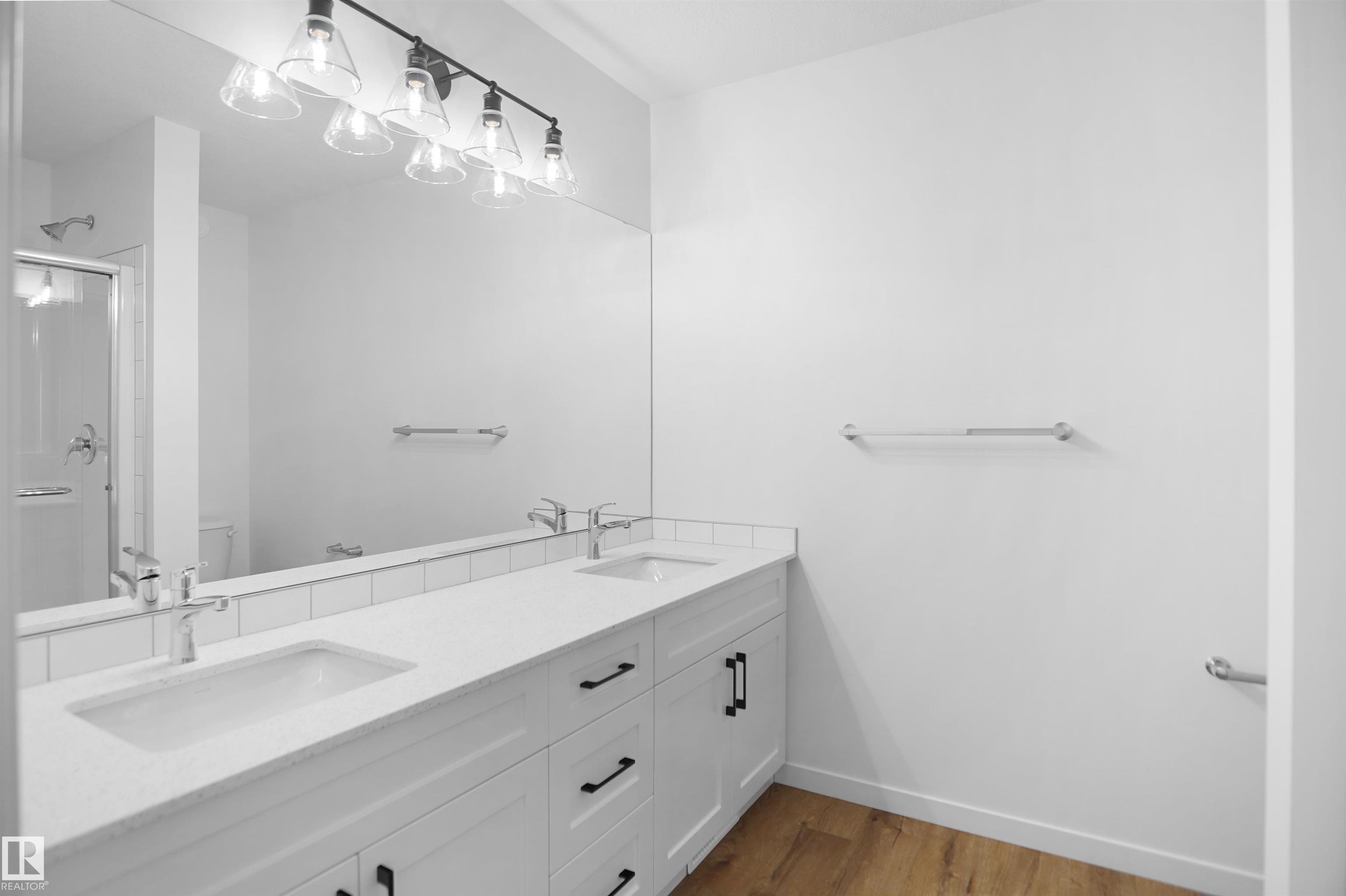https://zimg.paragon.ice.com/ParagonImages/Property/PM/RAE/225394516/19/0/0/c018622403e4044b23d91fe3912ba8a2/1/b390bb98e188c9934e3d37b94e9bb89d/225394516-fc6e4315-237d-4e7c-a321-a4b389f8098a.JPG