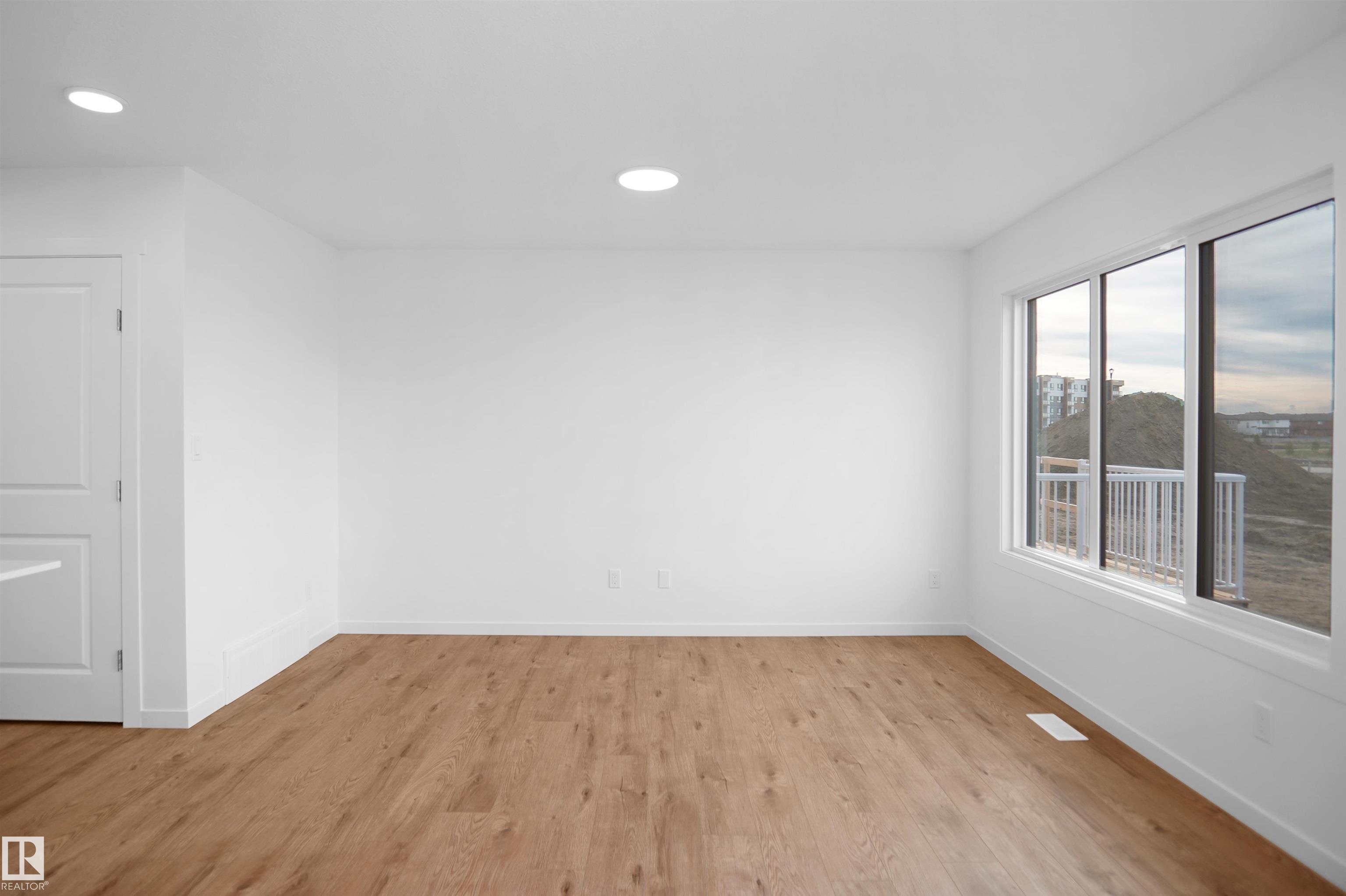 https://zimg.paragon.ice.com/ParagonImages/Property/PM/RAE/225394516/6/0/0/f9b54b29348bc0beef76ffa5a52d4e75/1/b390bb98e188c9934e3d37b94e9bb89d/225394516-184999e4-4808-403c-951f-9b0230c68d84.JPG