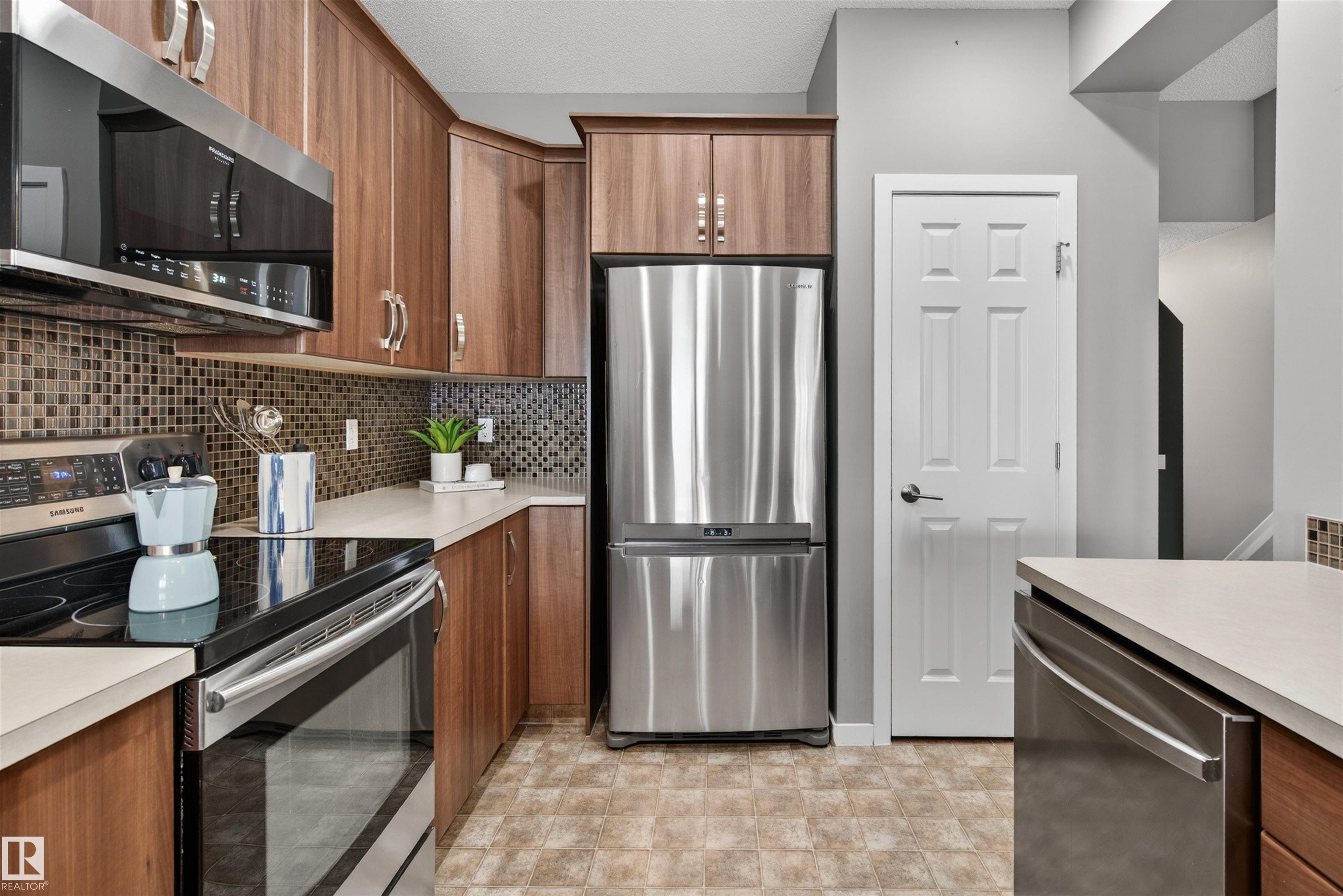 Photo 10 at 389 Simmonds Way, Southfork, Leduc