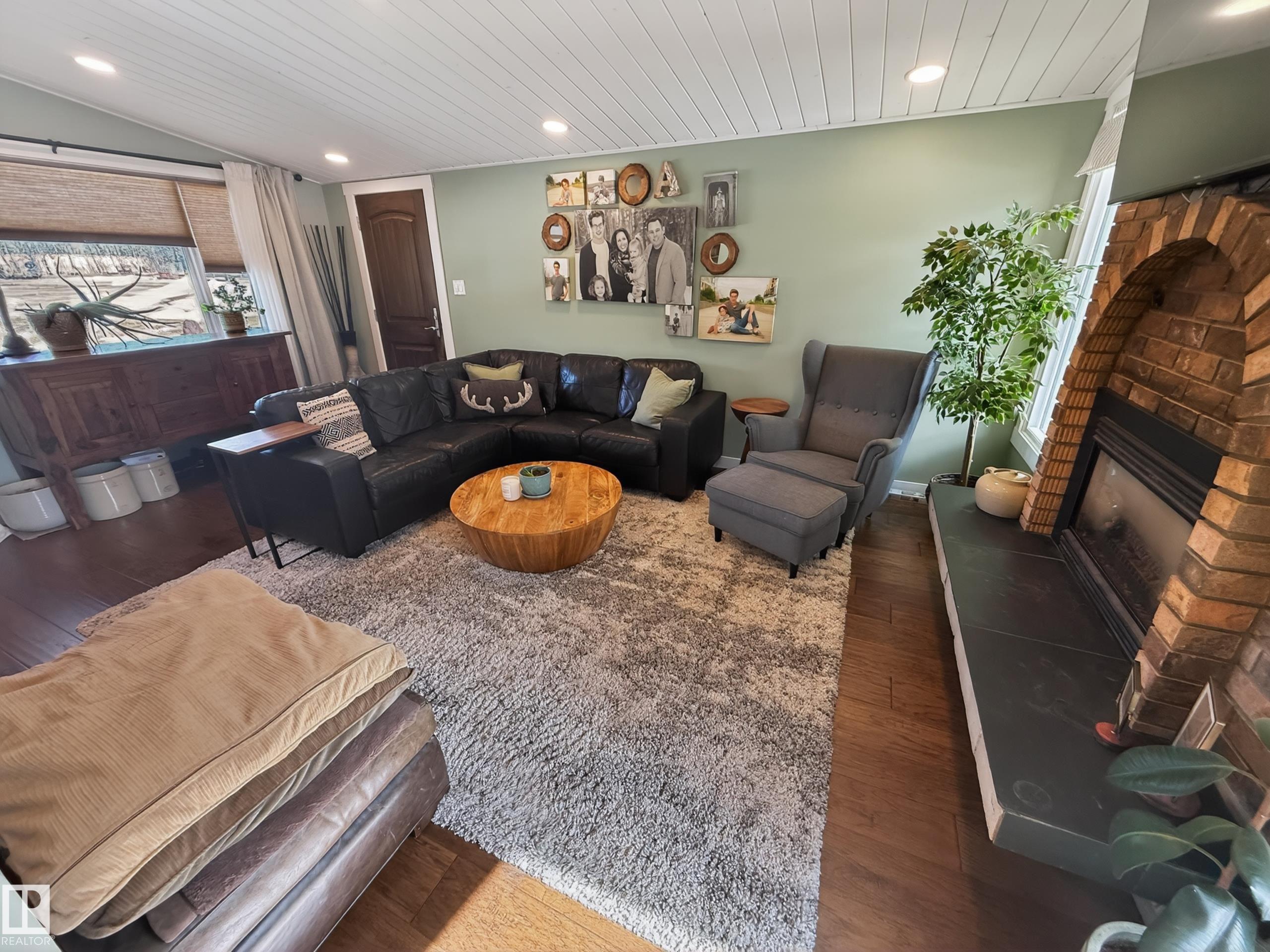 Photo 11 at 18 - 26503 Twp Road 511, Princess Estates, Rural Parkland County