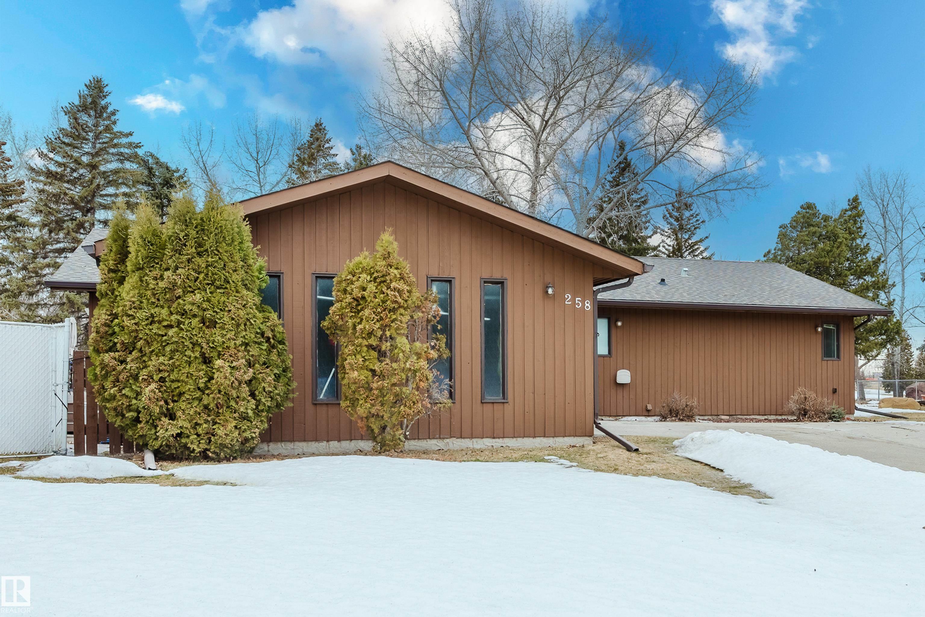 258 Greenoch Crescent NW, Greenview, Edmonton