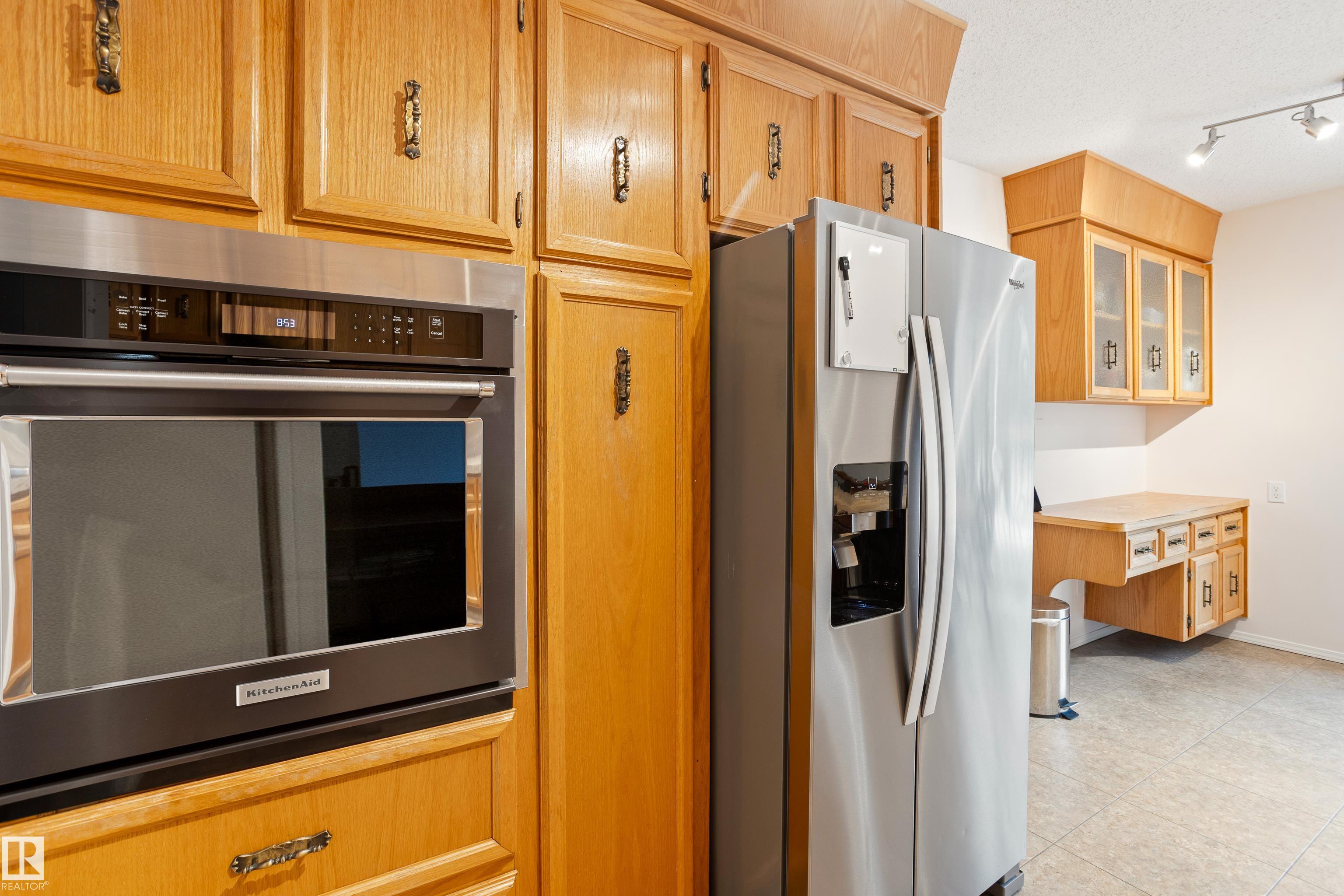 Photo 18 at 258 Greenoch Crescent NW, Greenview, Edmonton