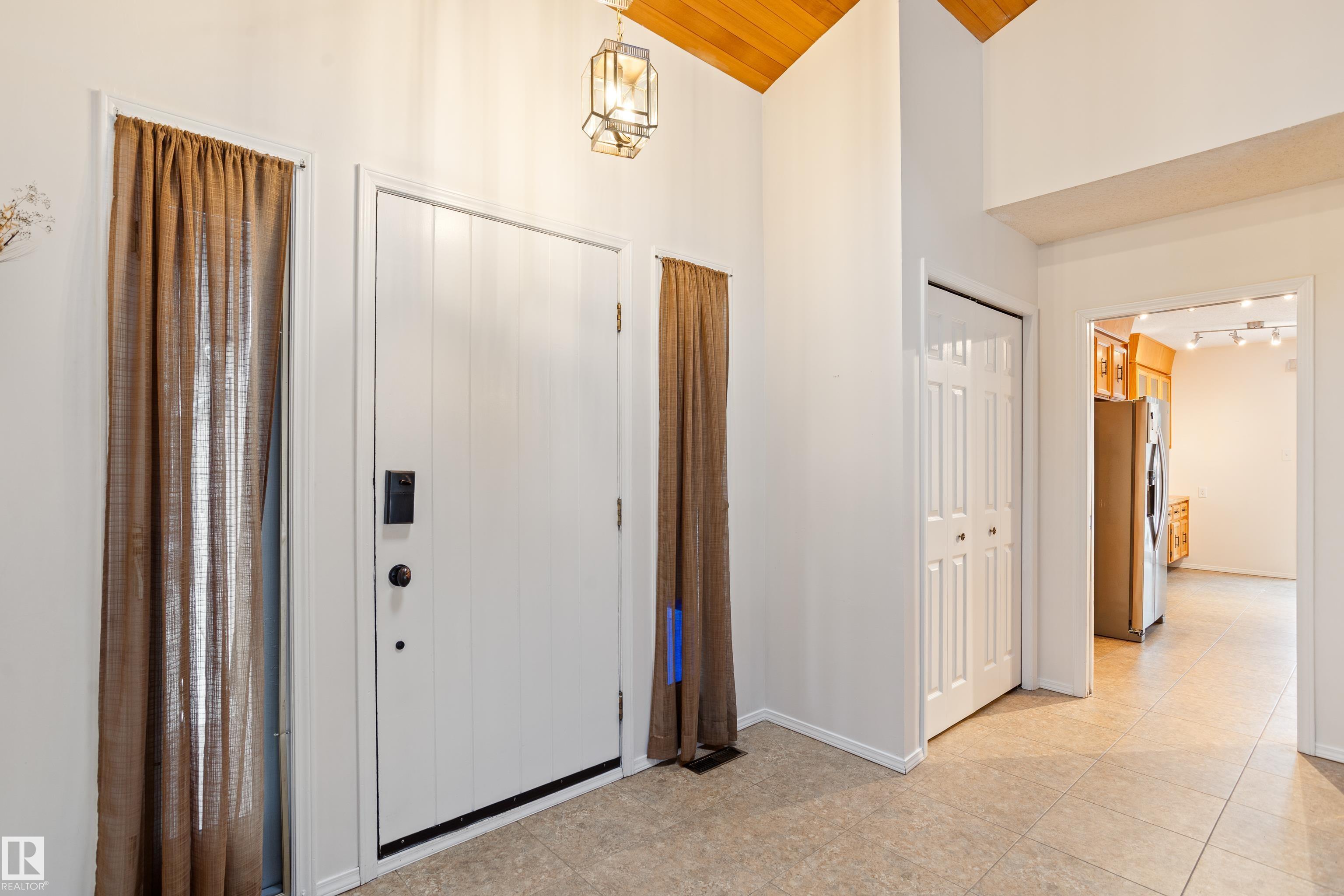 Photo 9 at 258 Greenoch Crescent NW, Greenview, Edmonton