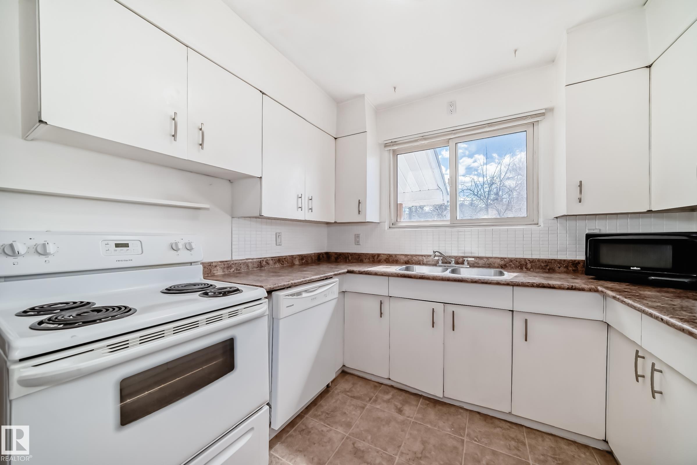 Picture for 10837 65 AV NW