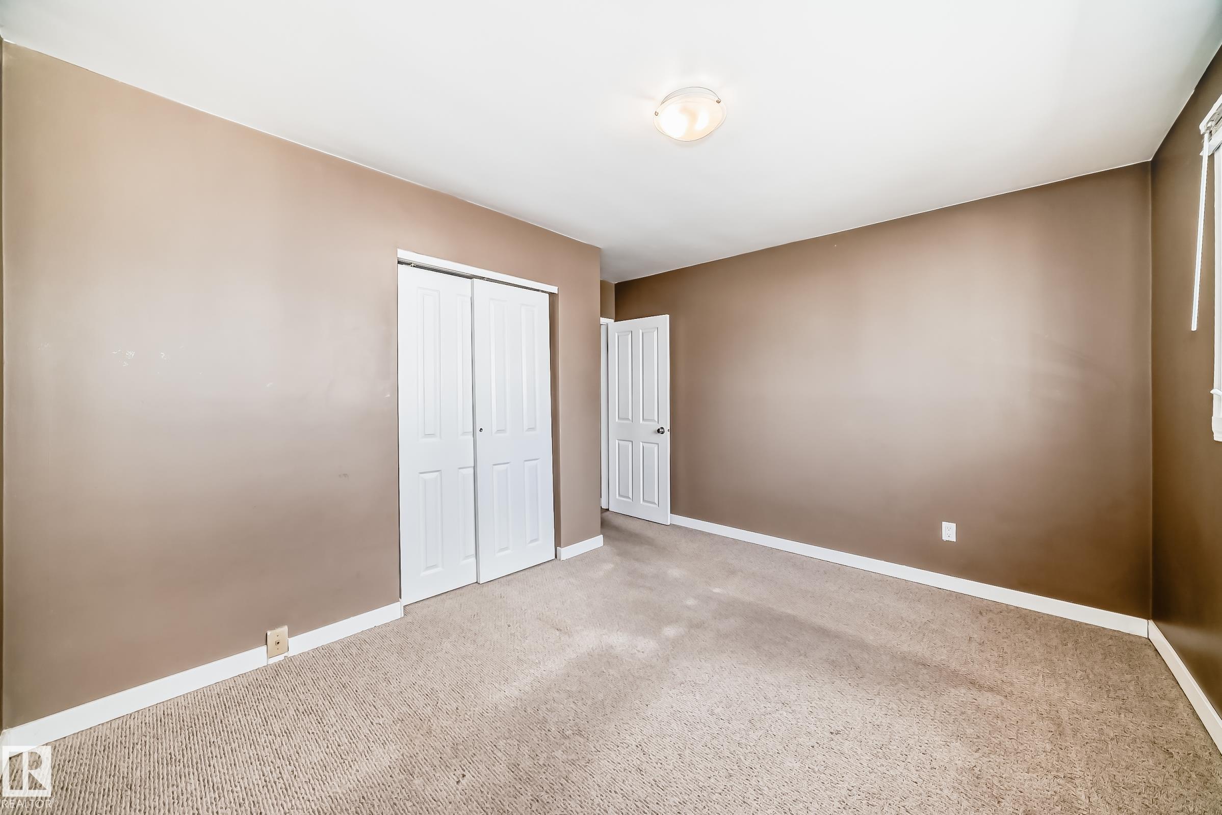 https://zimg.paragon.ice.com/ParagonImages/Property/PM/RAE/225394632/23/0/0/765b5b34a258dfc78761bad64460f497/1/79ac6215936c1025589c7d6179116fd2/225394632-91b9e31d-4bdb-4859-acad-b8a8118c8093.JPG