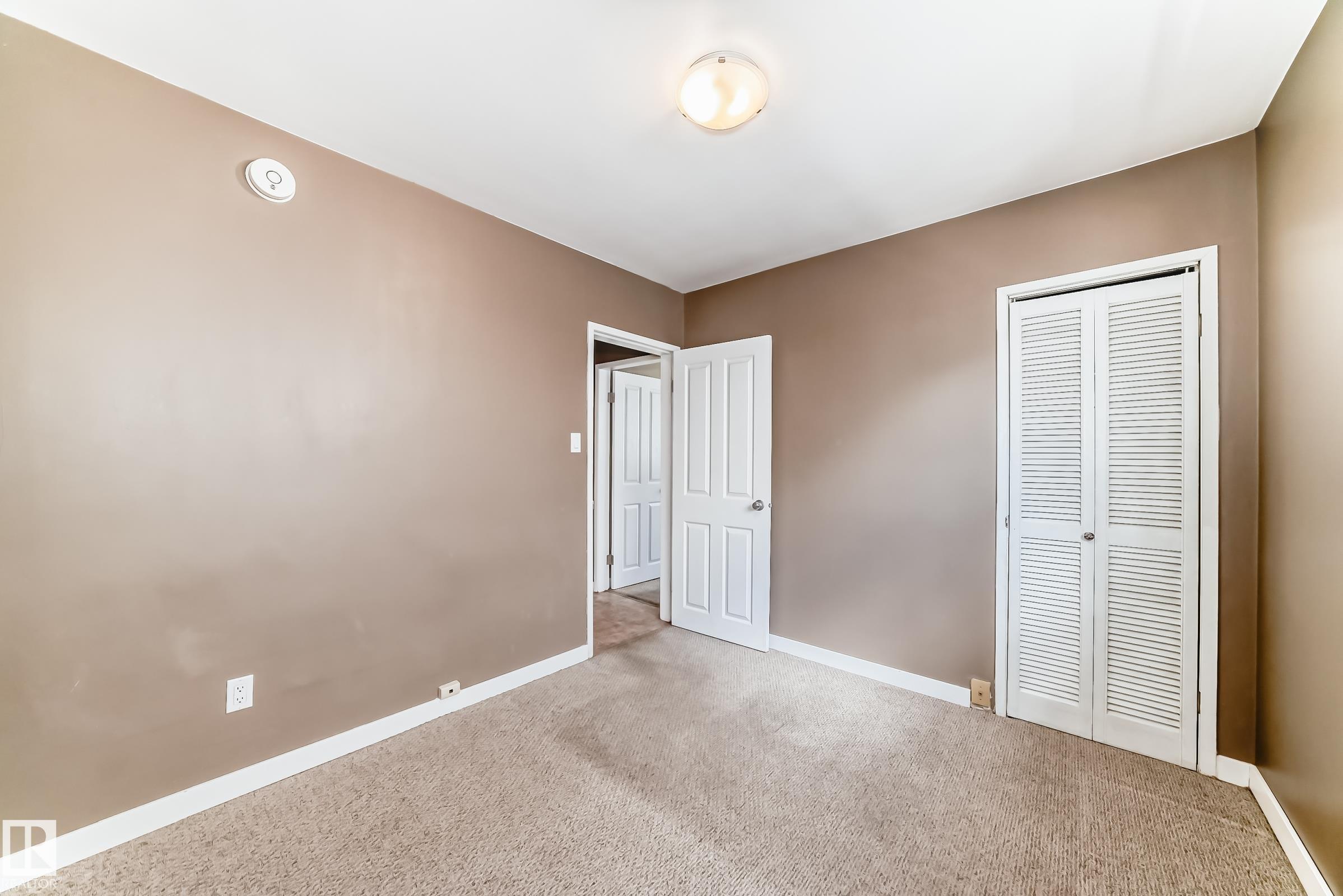 https://zimg.paragon.ice.com/ParagonImages/Property/PM/RAE/225394632/26/0/0/8c61ad7cb6aea914b75298799164d13c/1/79ac6215936c1025589c7d6179116fd2/225394632-7d1ef3e3-8450-4364-a15f-3fec76e0f8fc.JPG