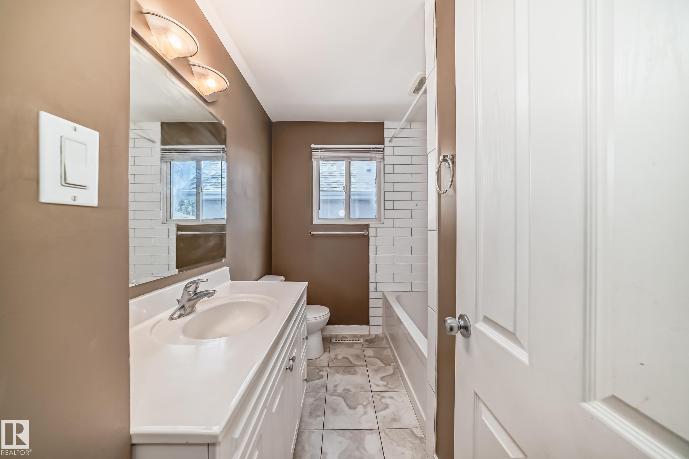 https://zimg.paragon.ice.com/ParagonImages/Property/PM/RAE/225394632/28/0/0/0a711585fd36970651b95101507e4e1b/1/79ac6215936c1025589c7d6179116fd2/225394632-c526ac0e-5d0b-4184-b85b-ca2329283544.JPG