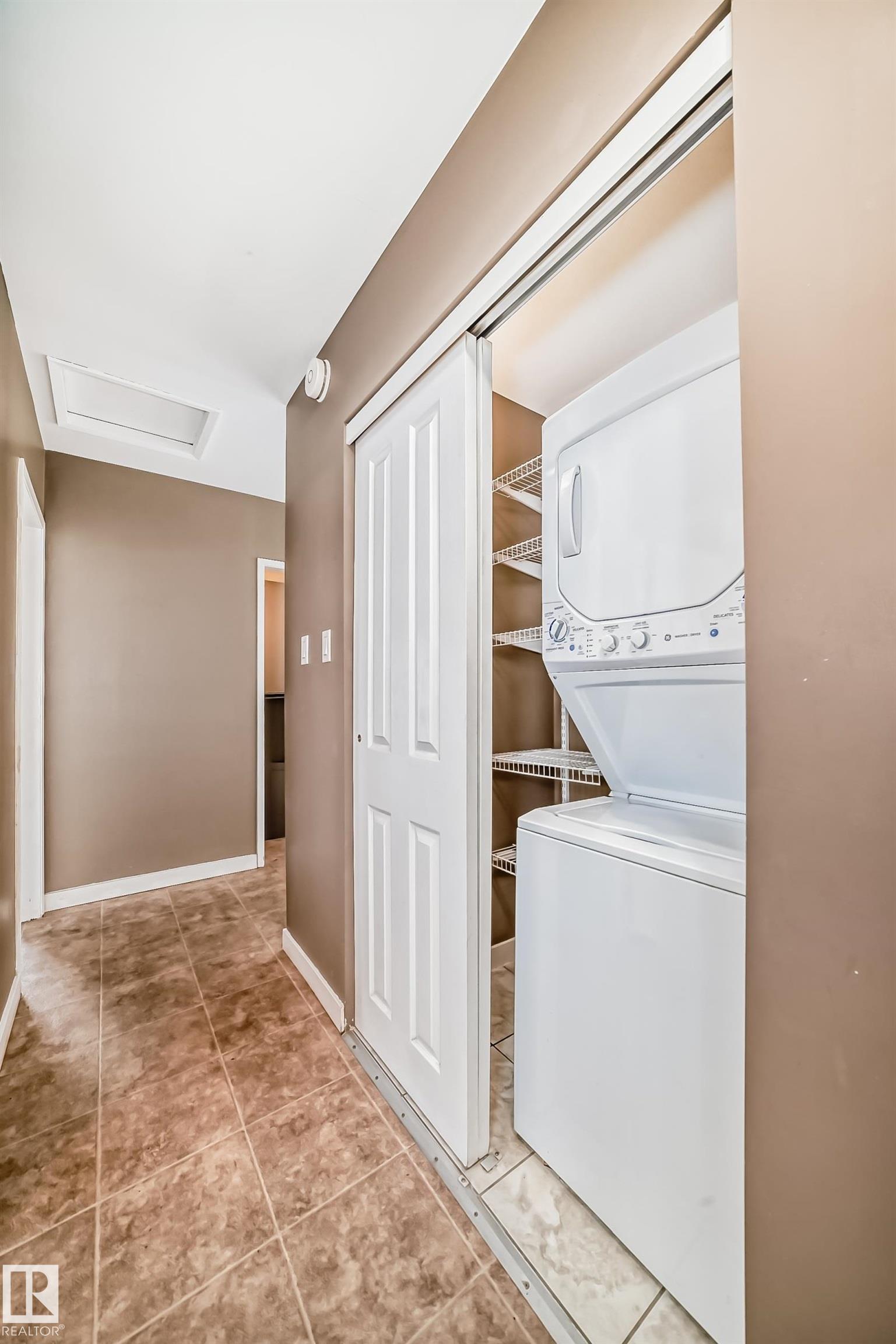 https://zimg.paragon.ice.com/ParagonImages/Property/PM/RAE/225394632/35/0/0/38dd3675965d5e45dc71dac982a76001/1/79ac6215936c1025589c7d6179116fd2/225394632-f5fcab5c-8bb8-490e-99fb-c17b401ebb67.JPG