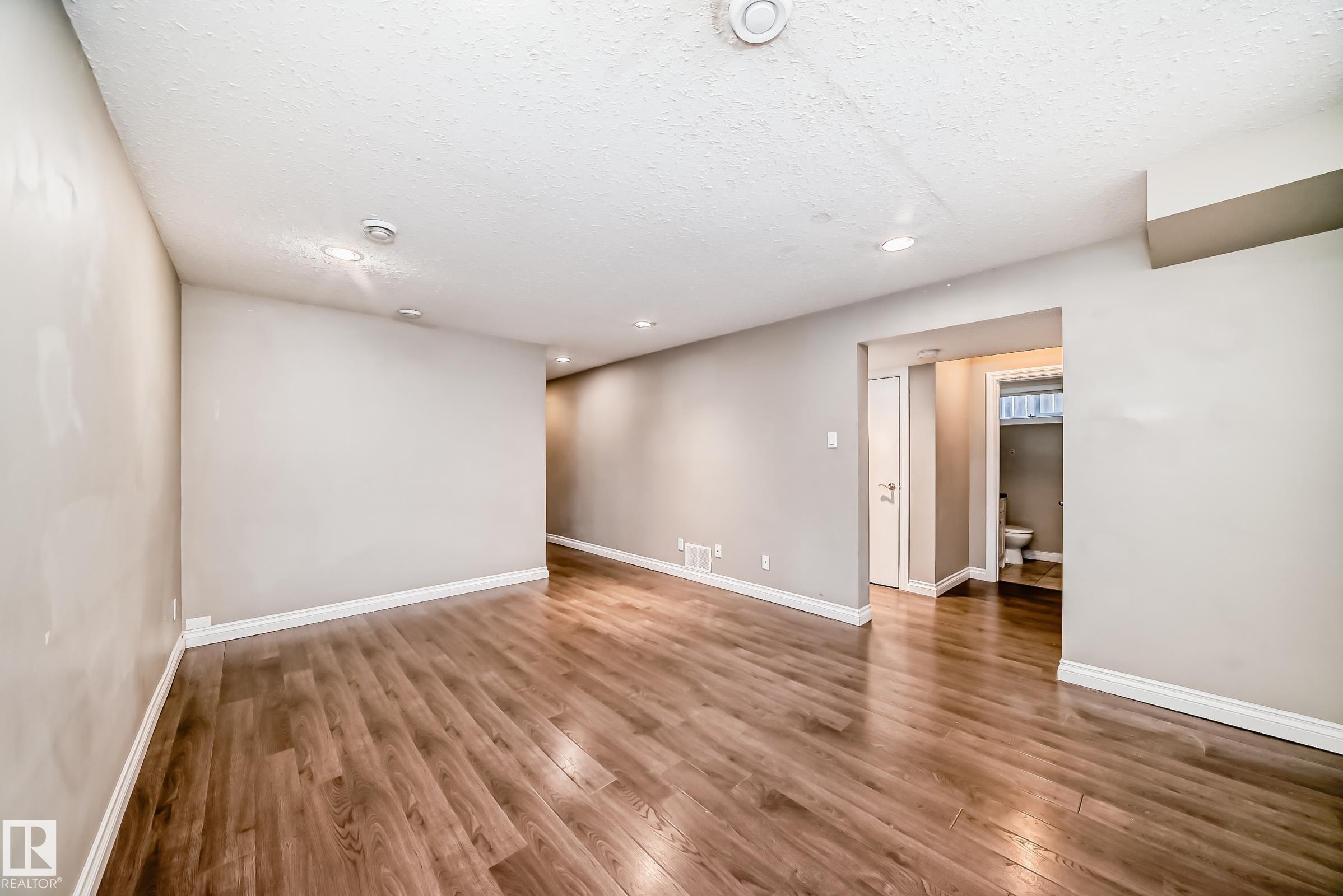 https://zimg.paragon.ice.com/ParagonImages/Property/PM/RAE/225394632/36/0/0/f3ee92de1b8022be74ce513739adb65d/1/79ac6215936c1025589c7d6179116fd2/225394632-e42b5527-7b12-4496-bce6-f196723324fe.JPG