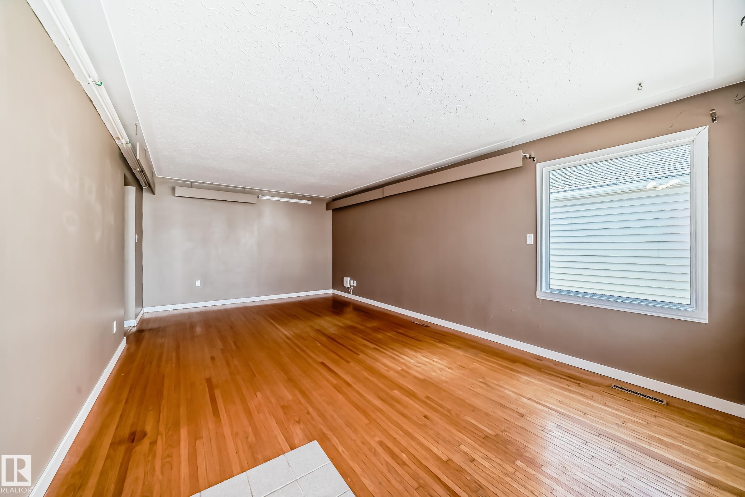 Picture for 10837 65 AV NW