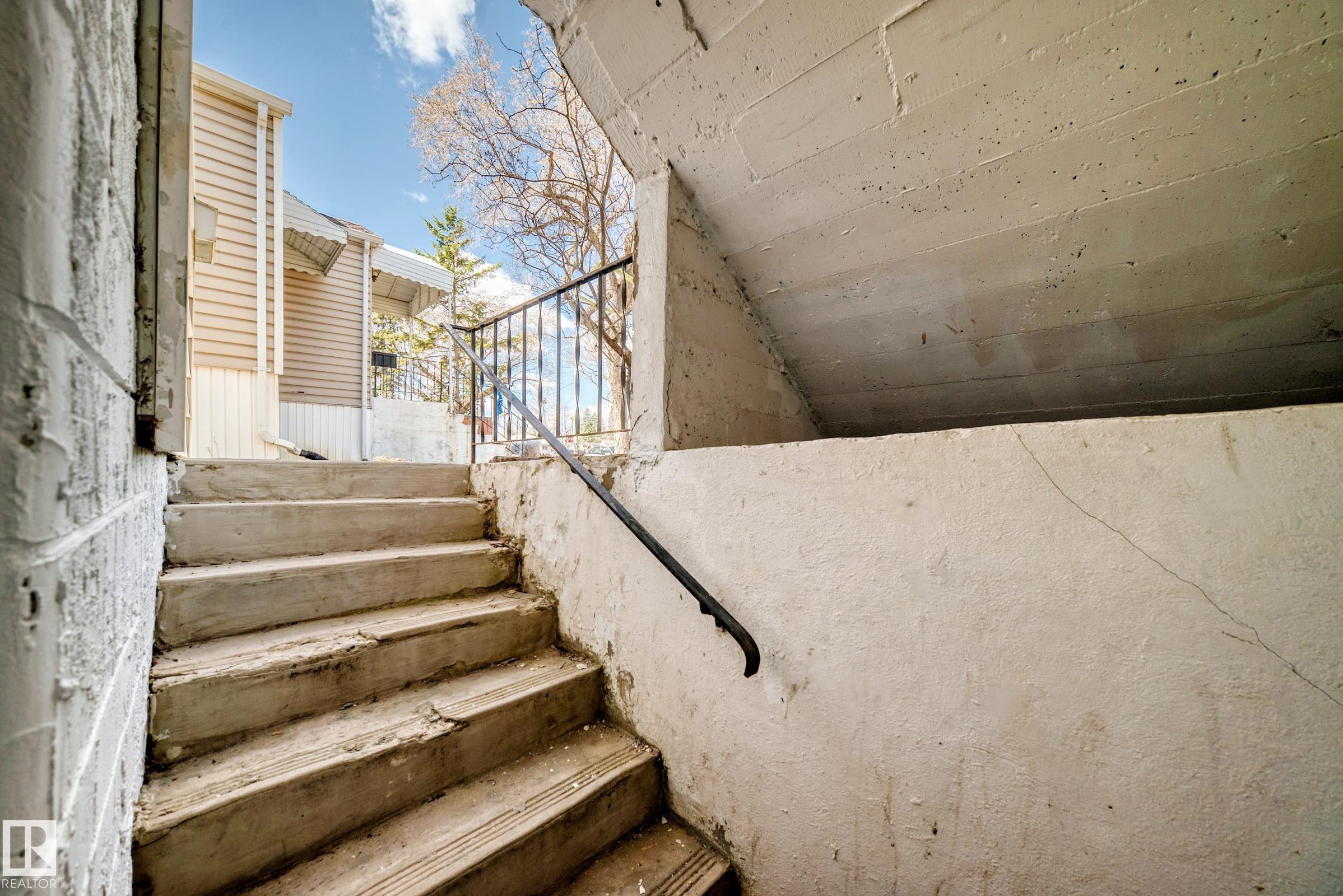 https://zimg.paragon.ice.com/ParagonImages/Property/PM/RAE/225394632/61/0/0/c8047021926789d625ca3820a3a64704/1/79ac6215936c1025589c7d6179116fd2/225394632-482b3b23-33ed-4347-8a8c-71d077f32ece.JPG