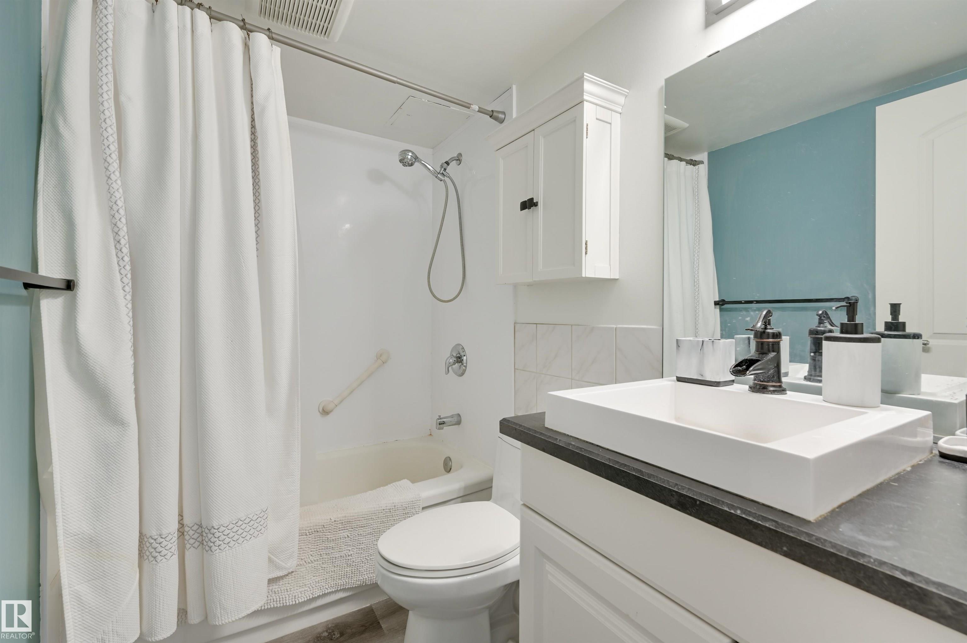 Photo 10 at 1204 - 12121 Jasper Avenue NW, Wîhkwêntôwin, Edmonton