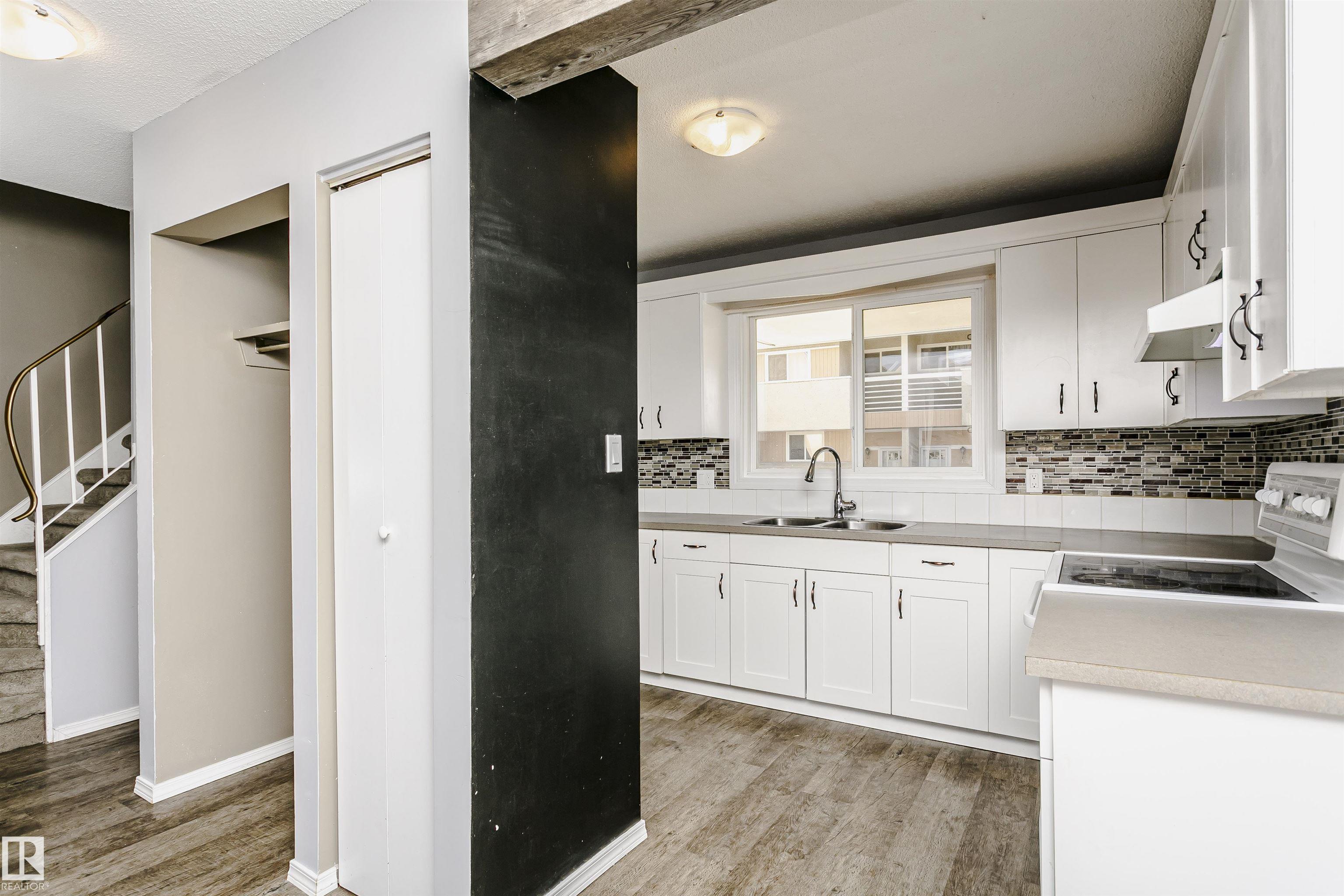 Photo 11 at 8109 132a Avenue NW, Delwood, Edmonton